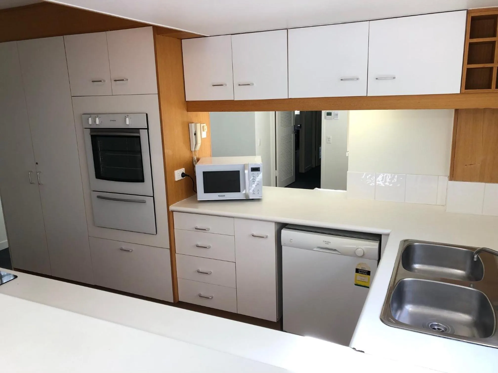 Kitchen or kitchenette in Camargue Beachfront Apartments