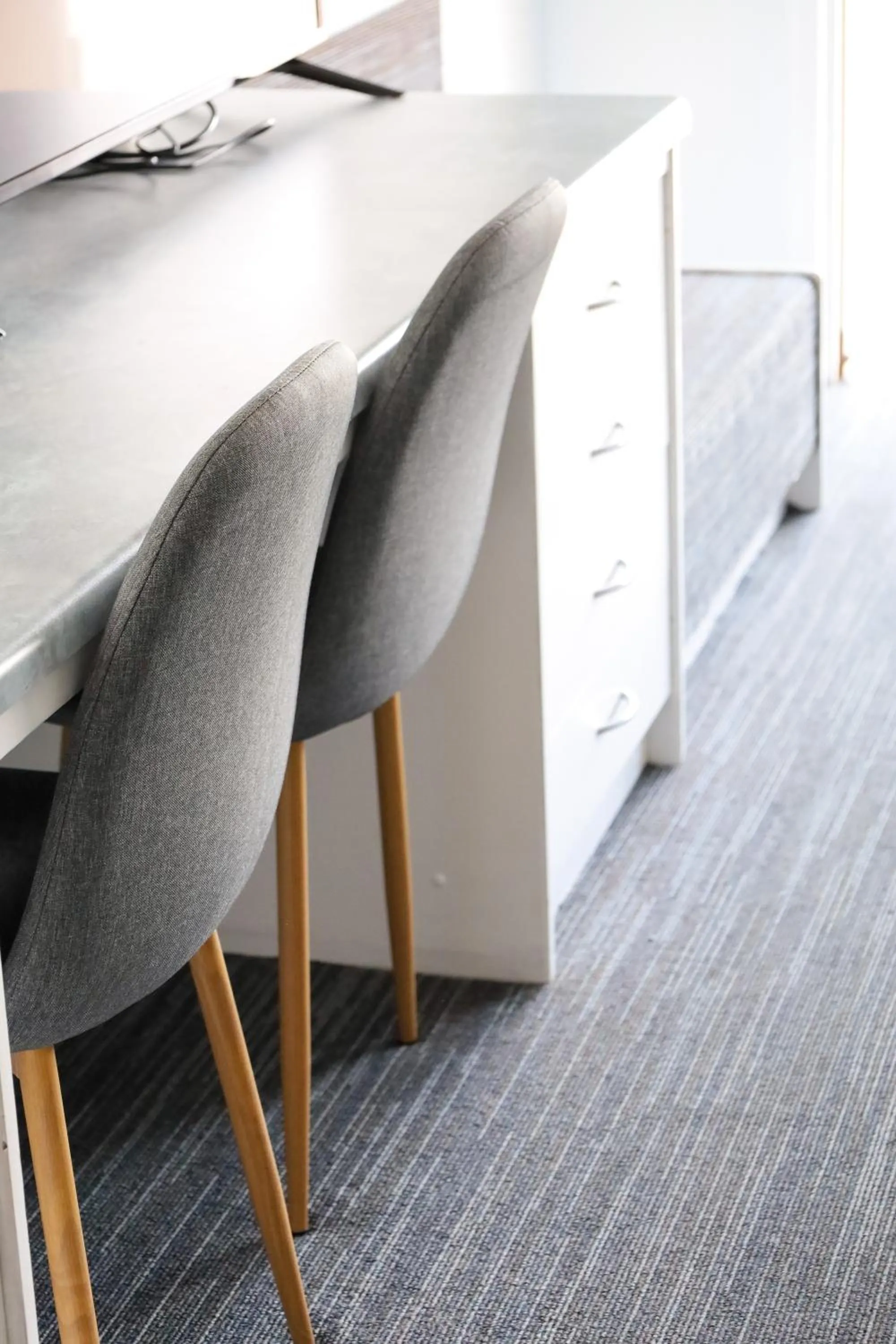 Seating area in Robetown Motor Inn & Apartments