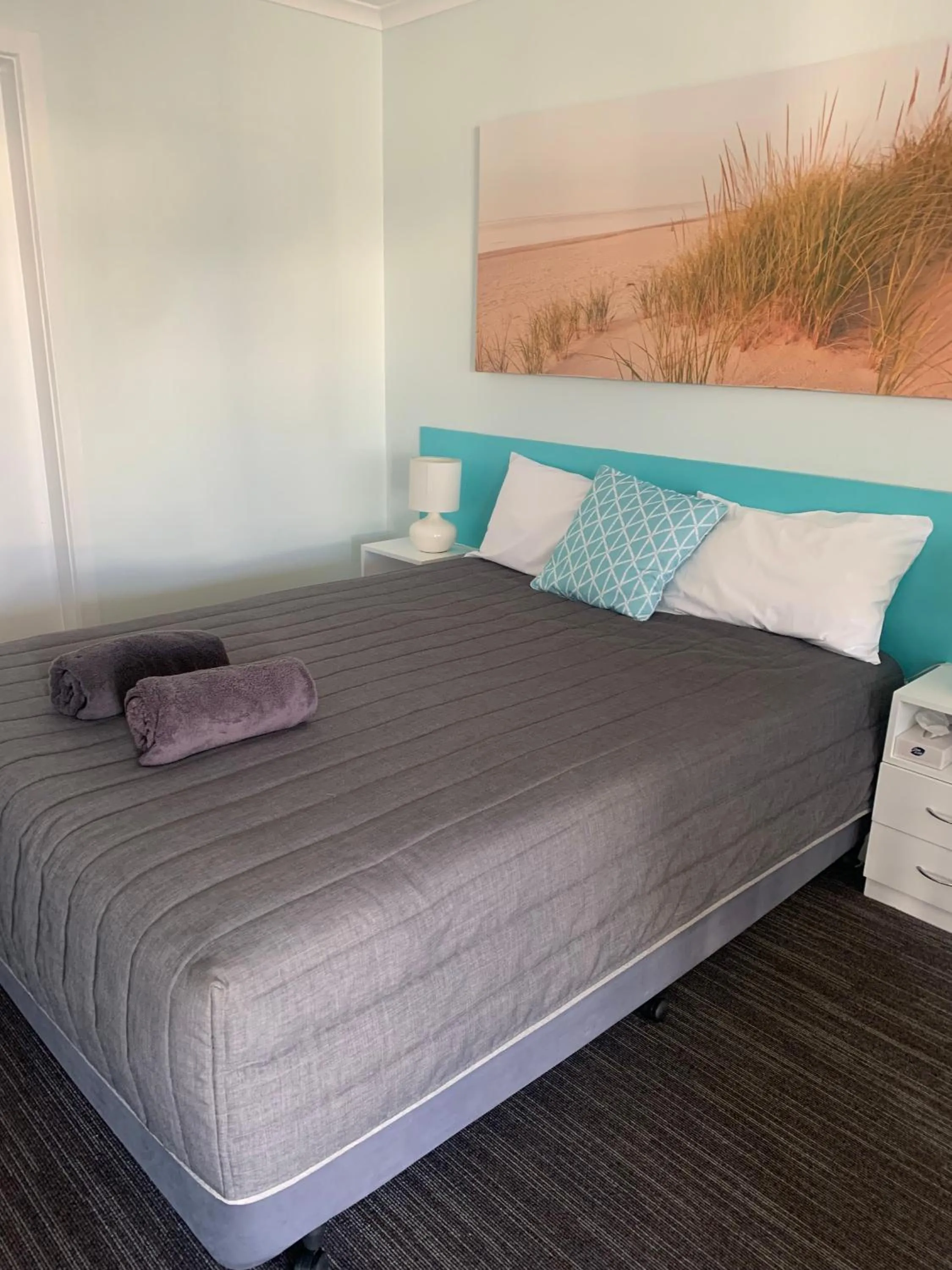 Bed in Robetown Motor Inn & Apartments