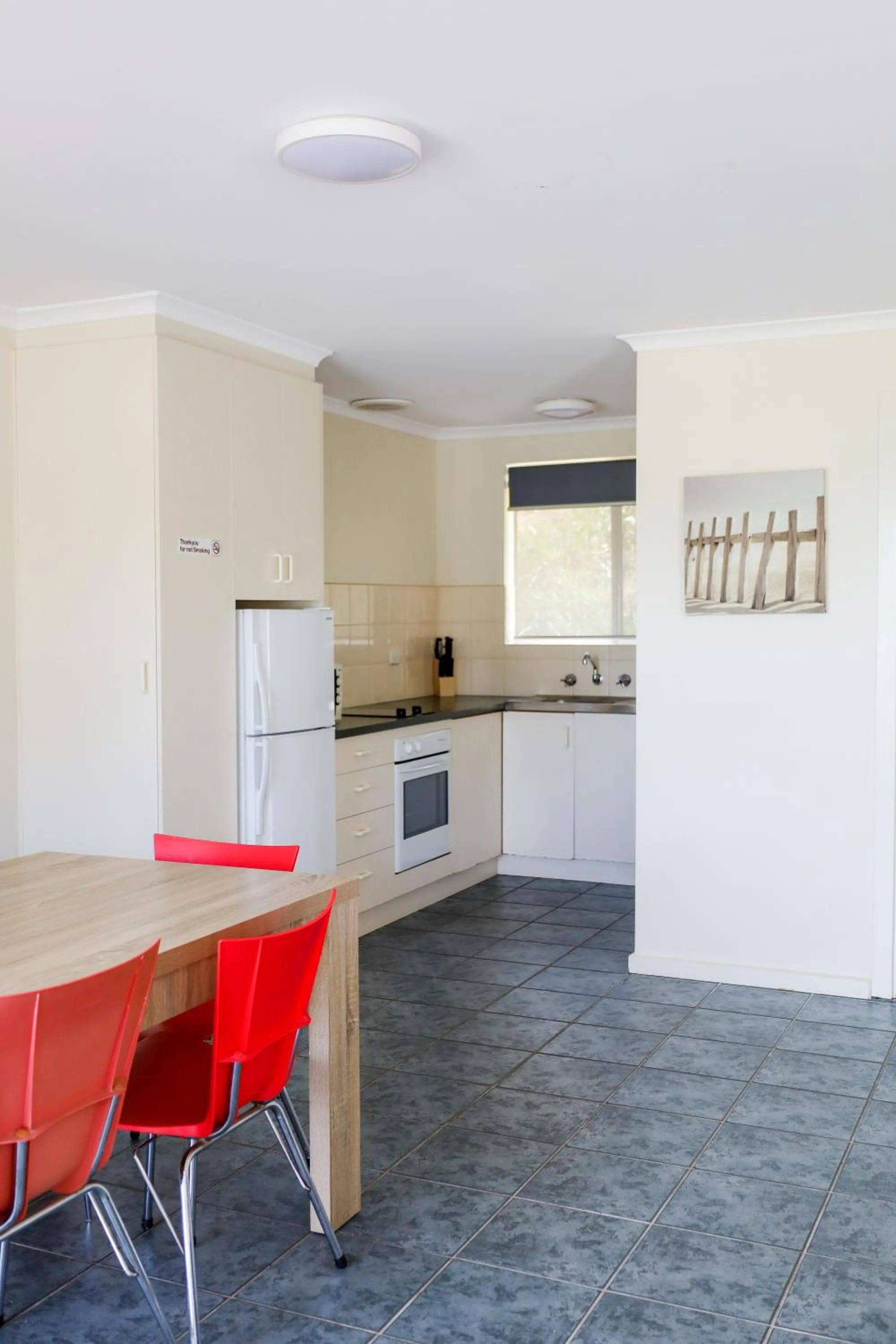 Kitchen or kitchenette in Robetown Motor Inn & Apartments