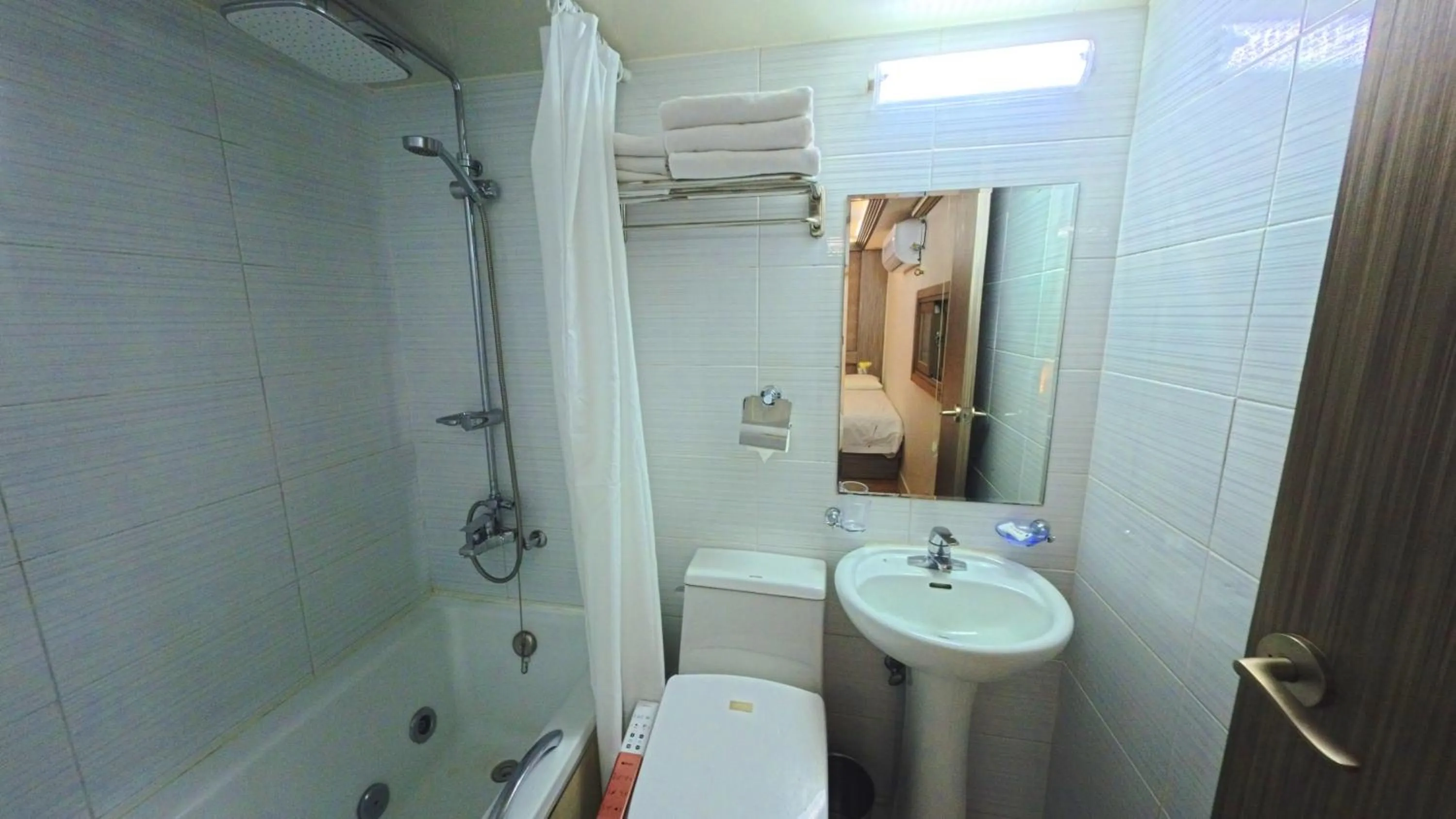 Friendly DH Naissance Hotel by Mindrum Group