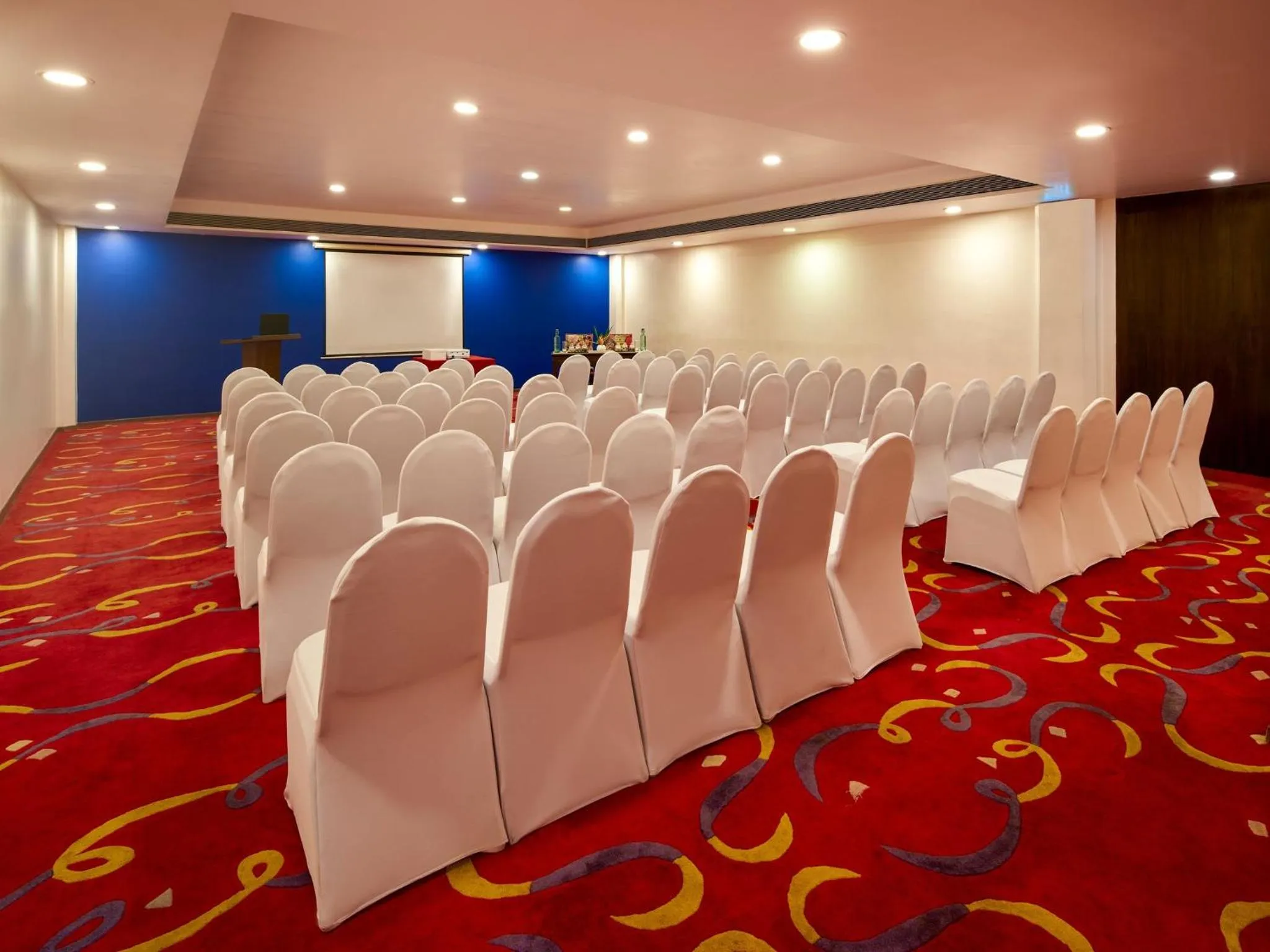 Meeting/conference room in Holiday Inn Resort Goa by IHG