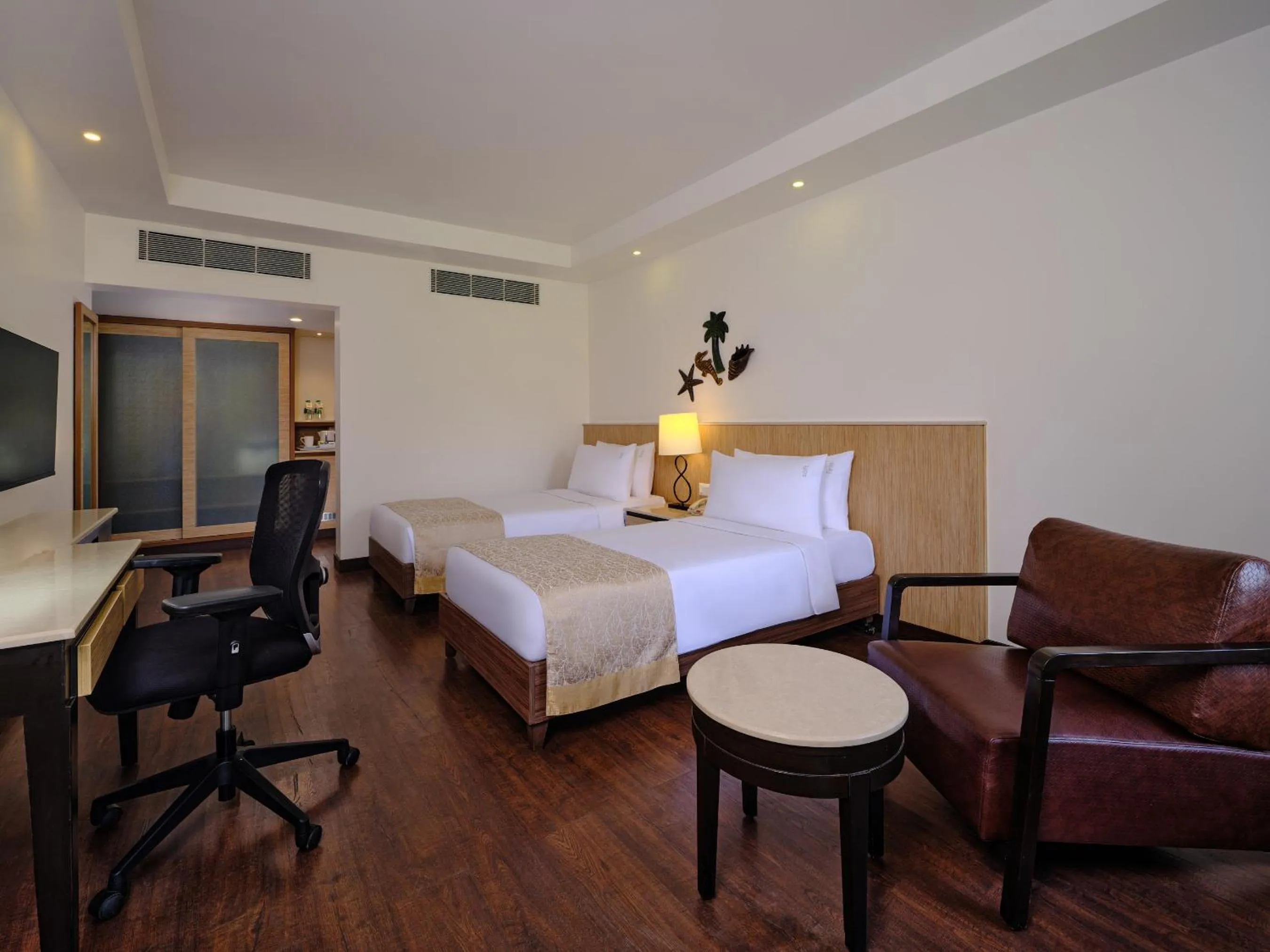 Photo of the whole room, Bed in Holiday Inn Resort Goa by IHG