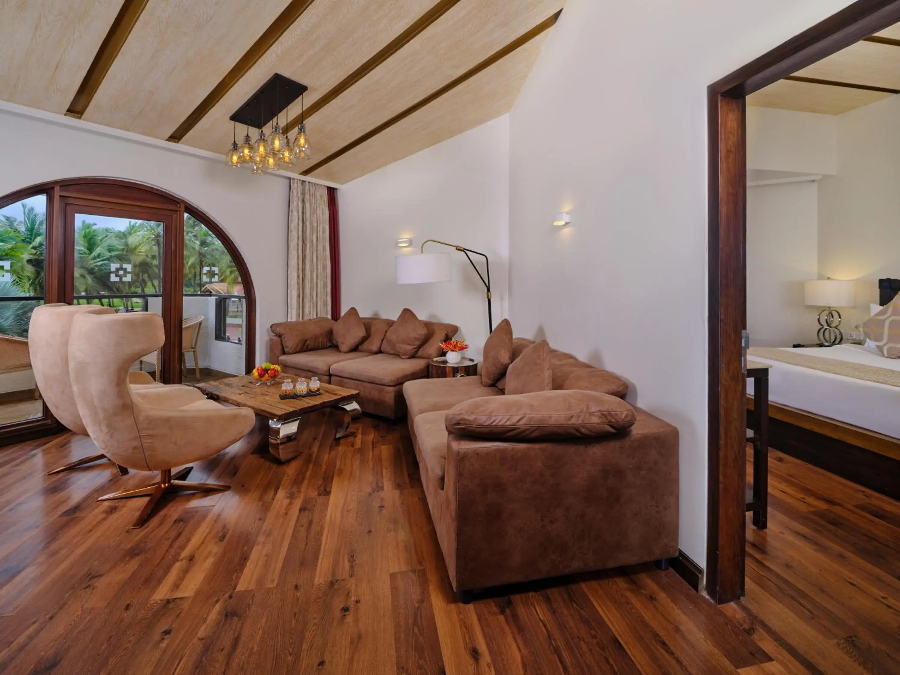 Seating area, Bed in Holiday Inn Resort Goa by IHG Seating area, Bed in Holiday Inn Resort Goa by IHG