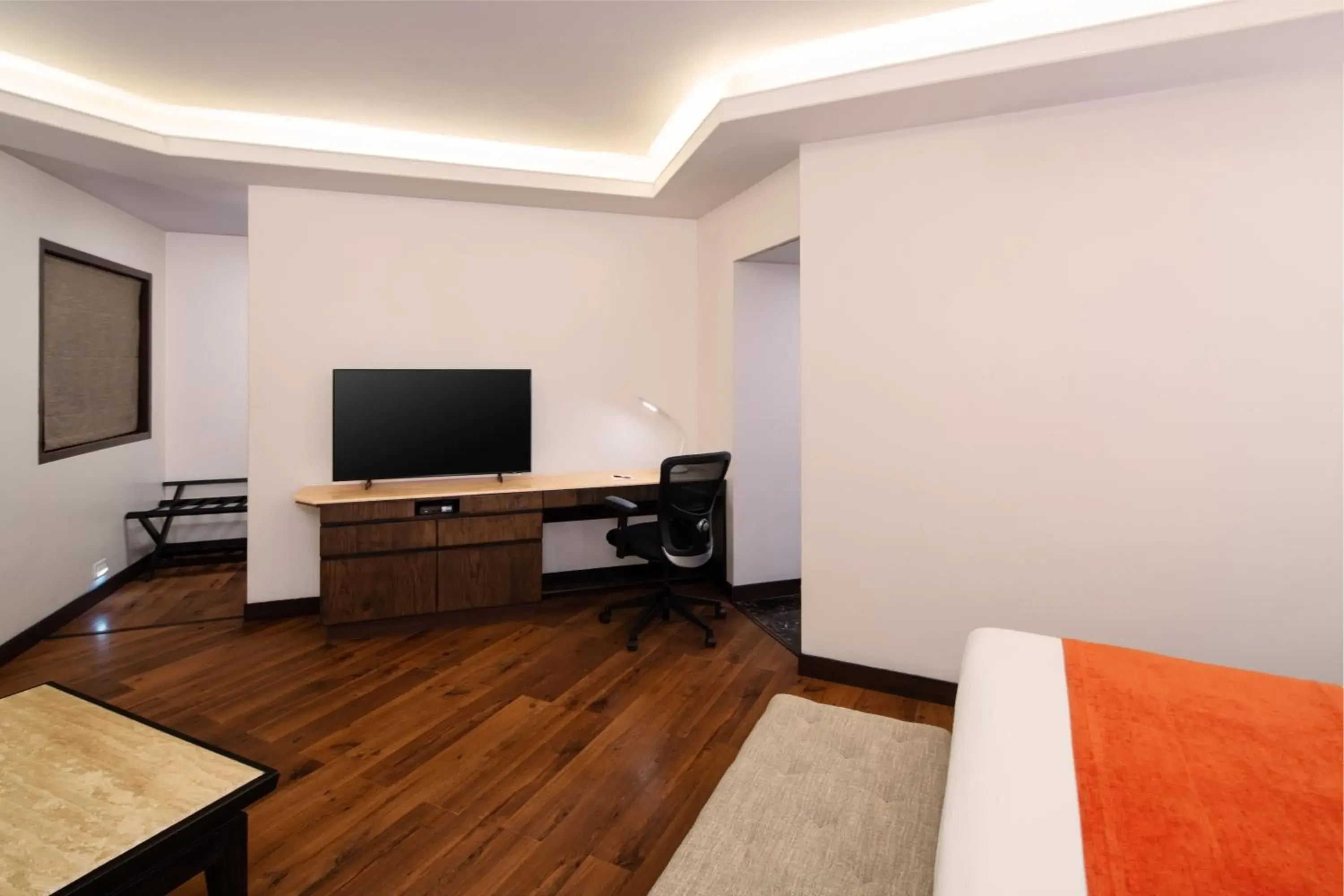 TV and multimedia, Bed in Holiday Inn Resort Goa by IHG TV and multimedia, Bed in Holiday Inn Resort Goa by IHG