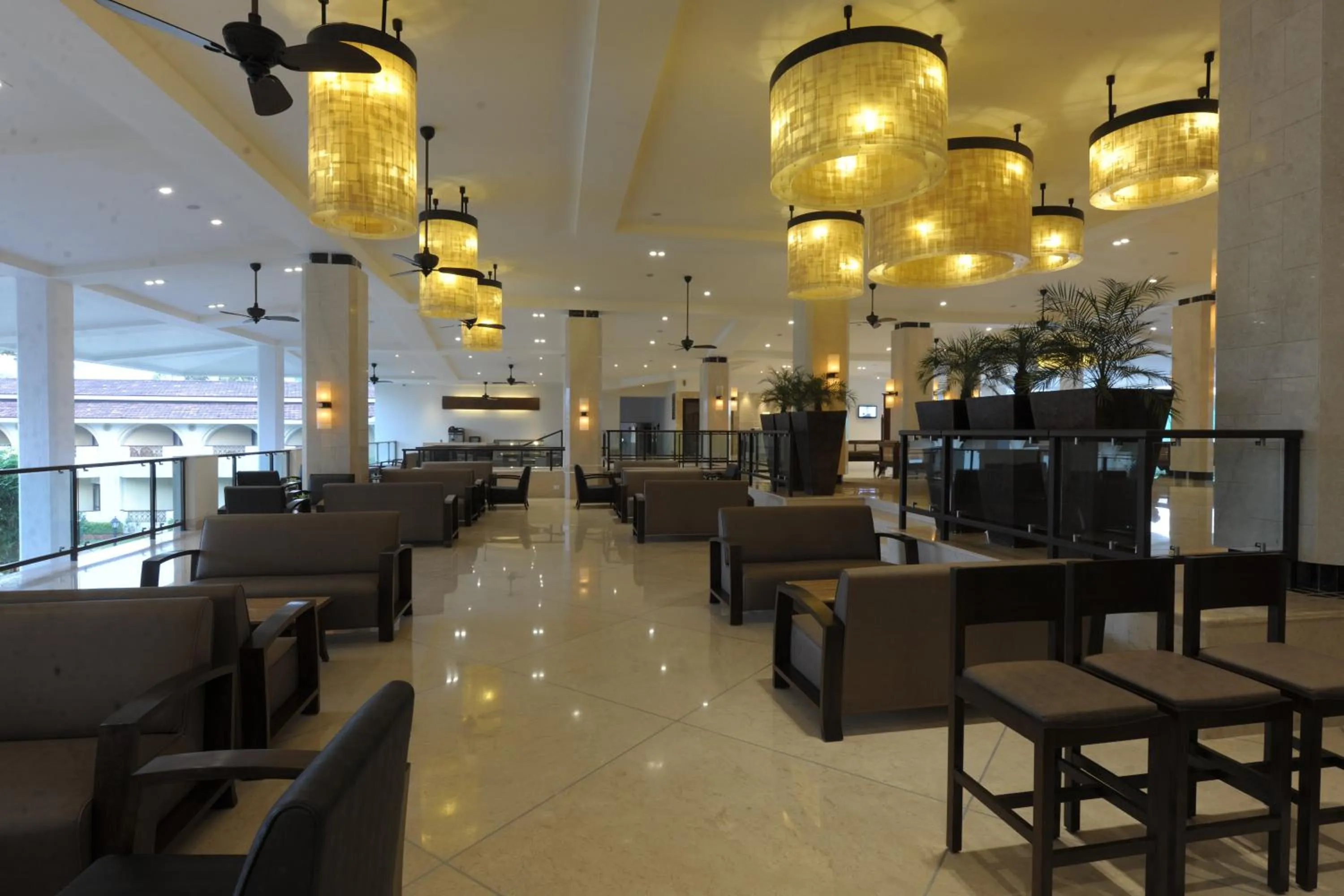 Lounge or bar in Holiday Inn Resort Goa by IHG