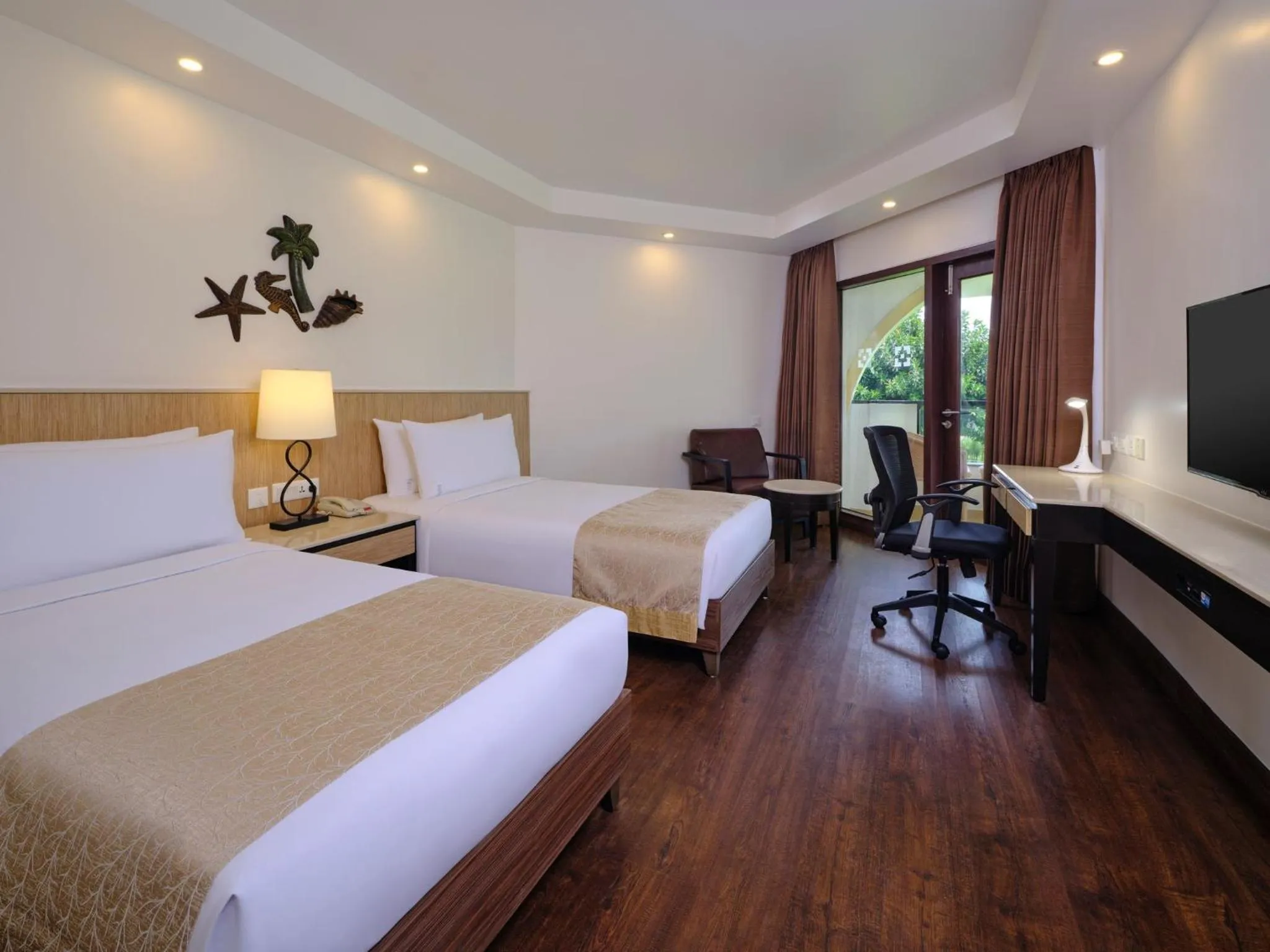 Photo of the whole room, Bed in Holiday Inn Resort Goa by IHG