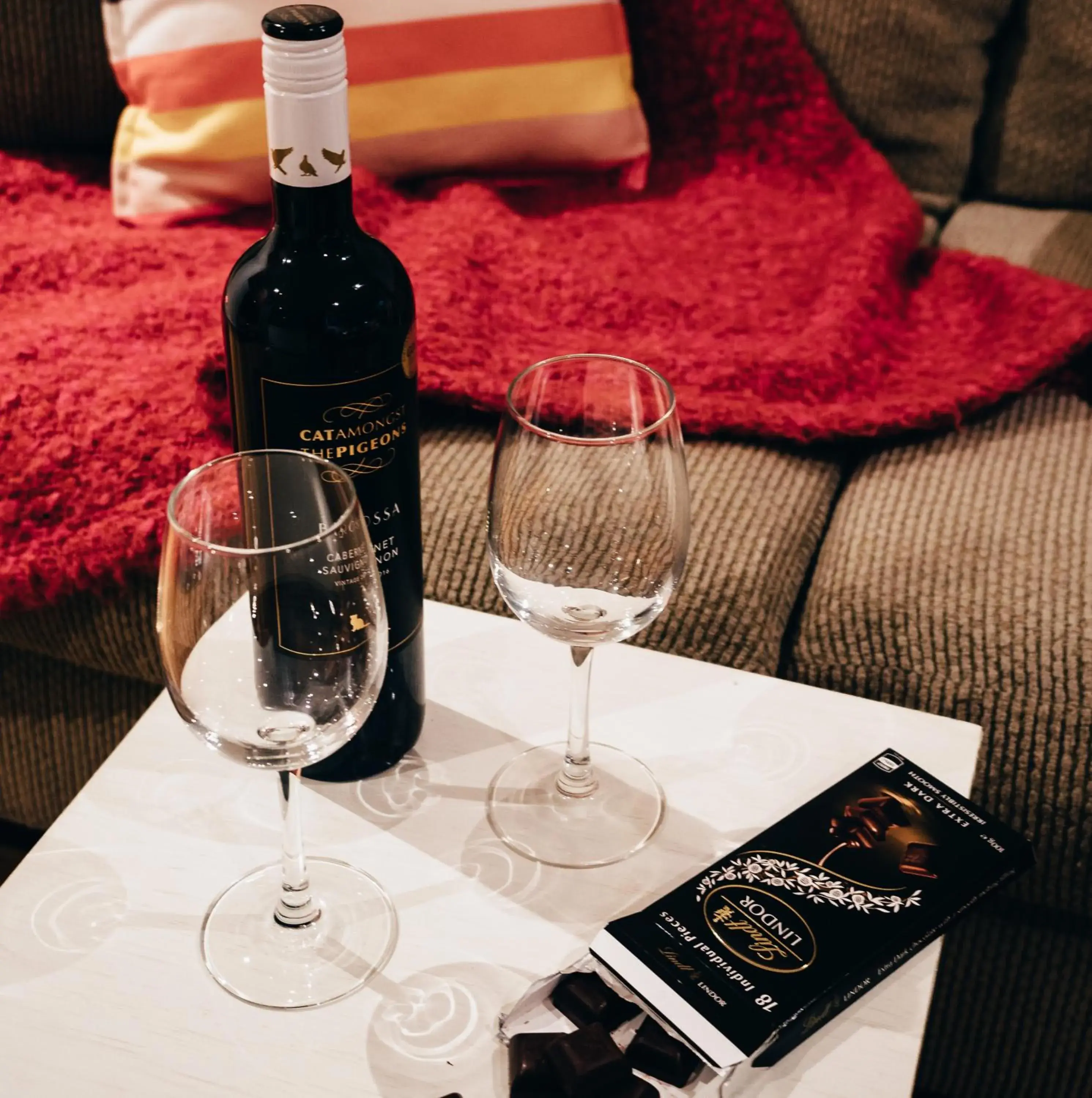 Living room in La Costa Beachside Motel Living room in La Costa Beachside Motel