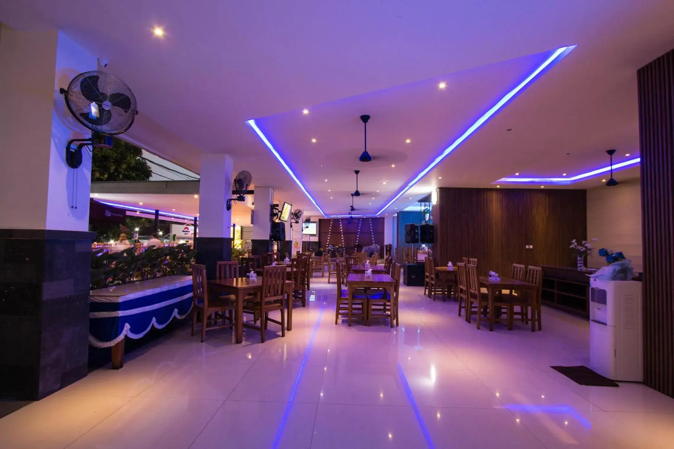 Restaurant/places to eat in Central Inn Senggigi Restaurant/places to eat in Central Inn Senggigi