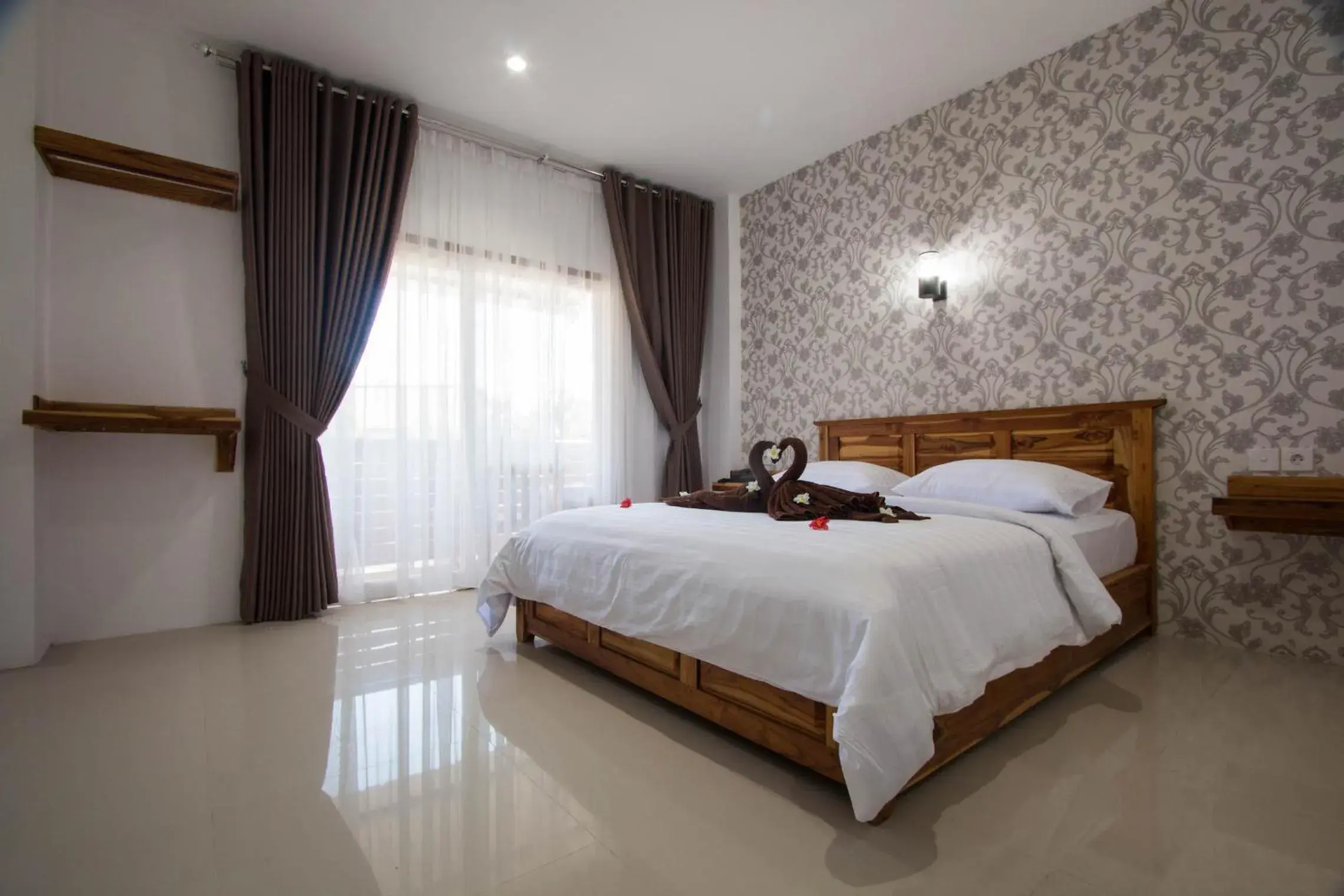 Superior Deluxe Double or Twin Room in Central Inn Senggigi Superior Deluxe Double or Twin Room in Central Inn Senggigi