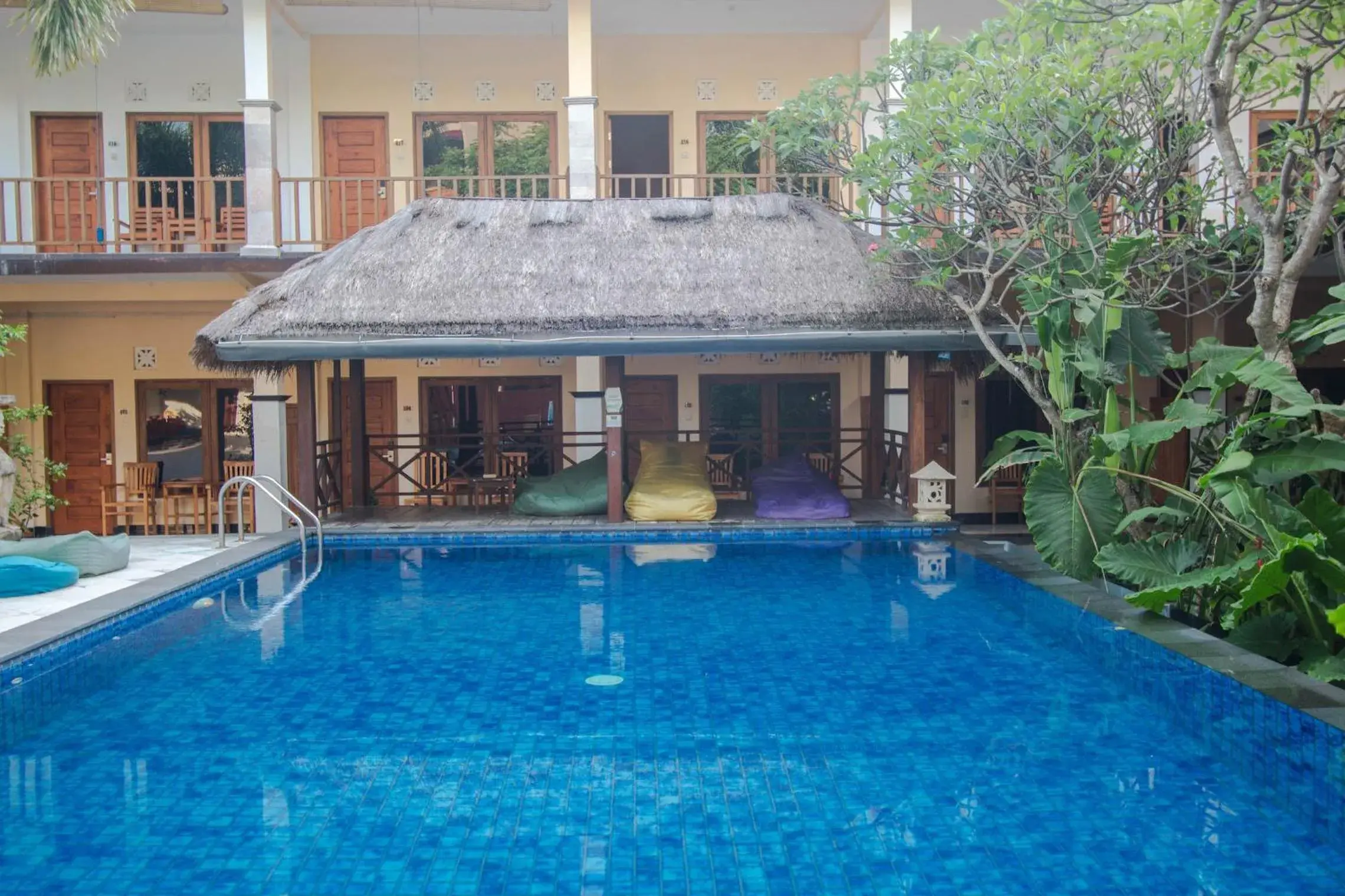 Swimming pool in Central Inn Senggigi Swimming pool in Central Inn Senggigi