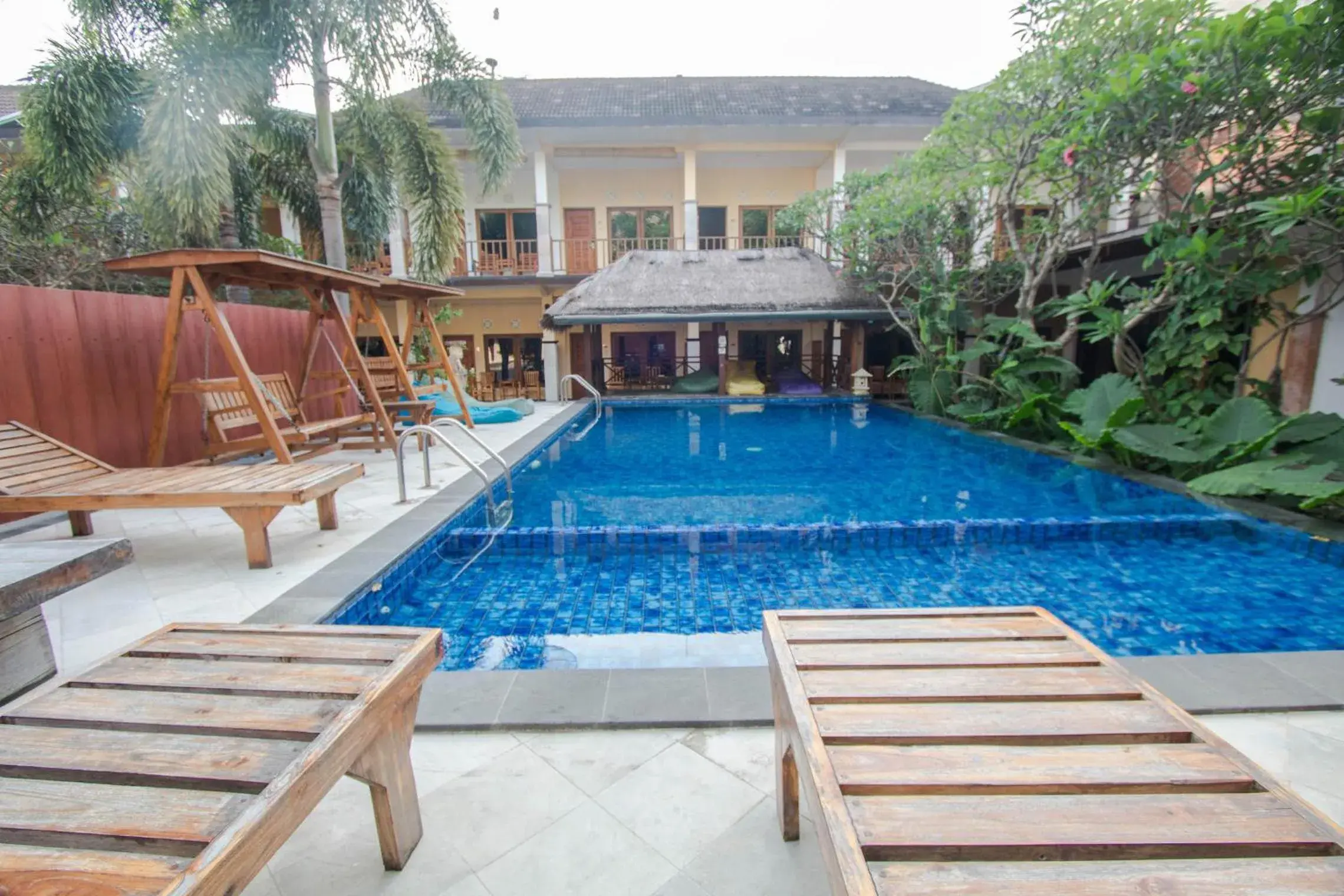 Swimming pool in Central Inn Senggigi Swimming pool in Central Inn Senggigi