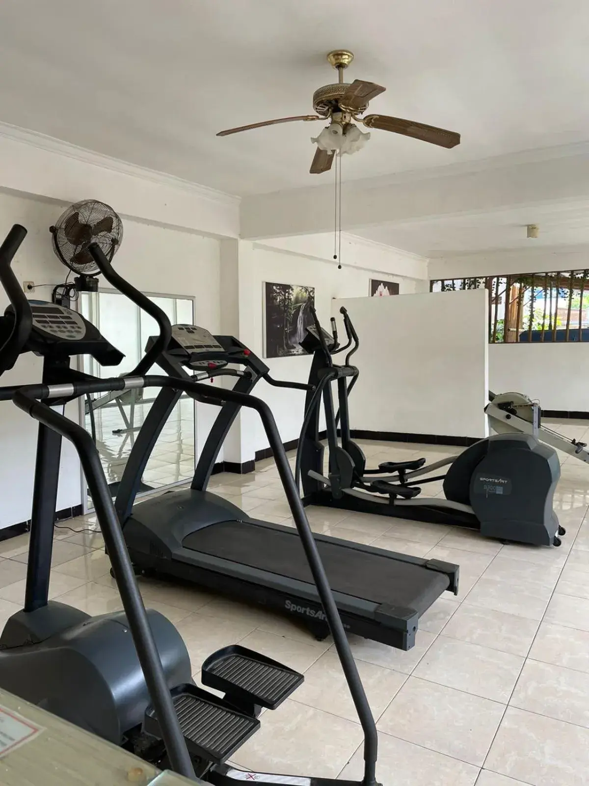 Fitness centre/facilities in Central Inn Senggigi Fitness centre/facilities in Central Inn Senggigi
