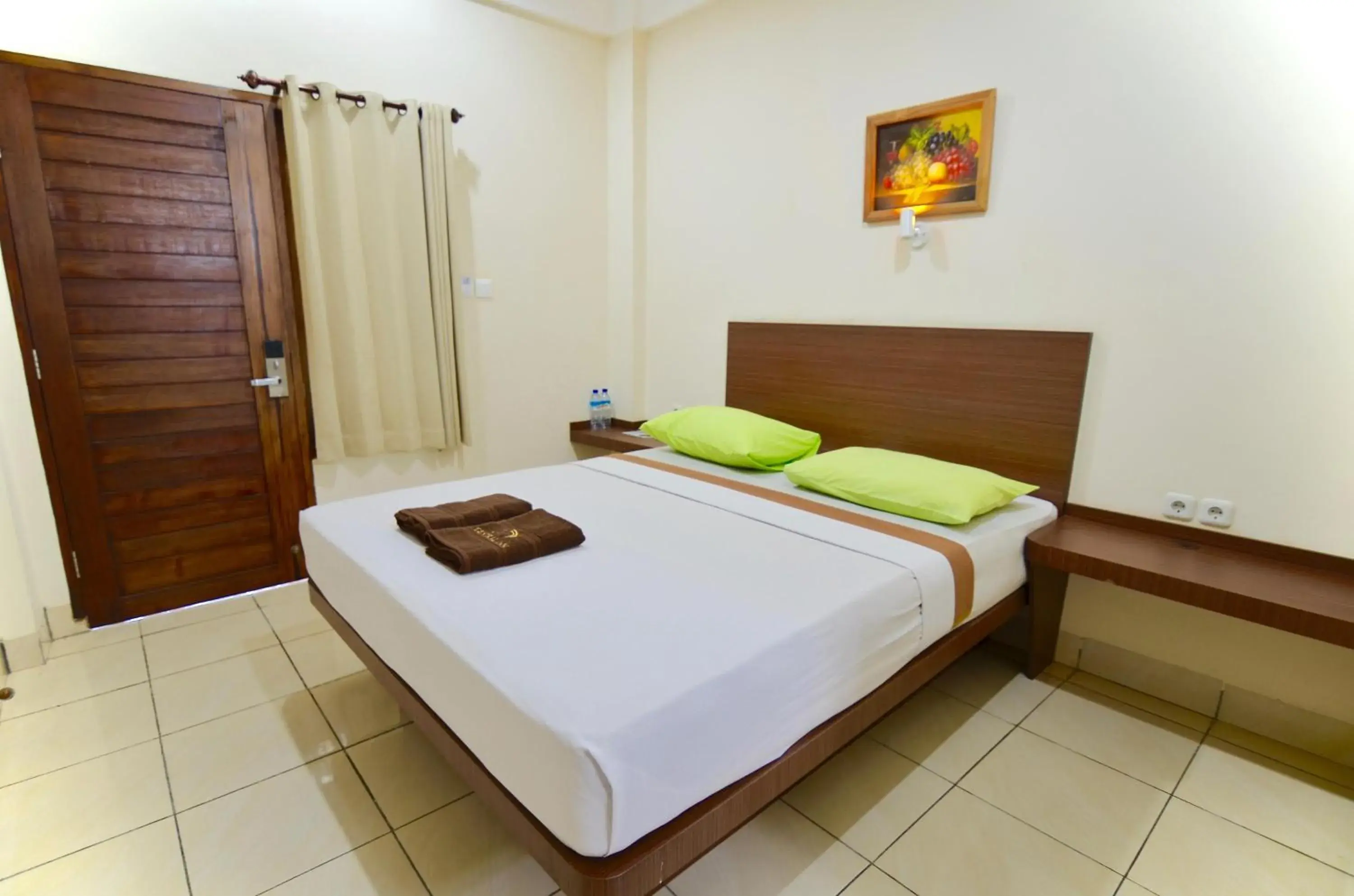 Standard Double or Twin Room in Central Inn Senggigi Standard Double or Twin Room in Central Inn Senggigi