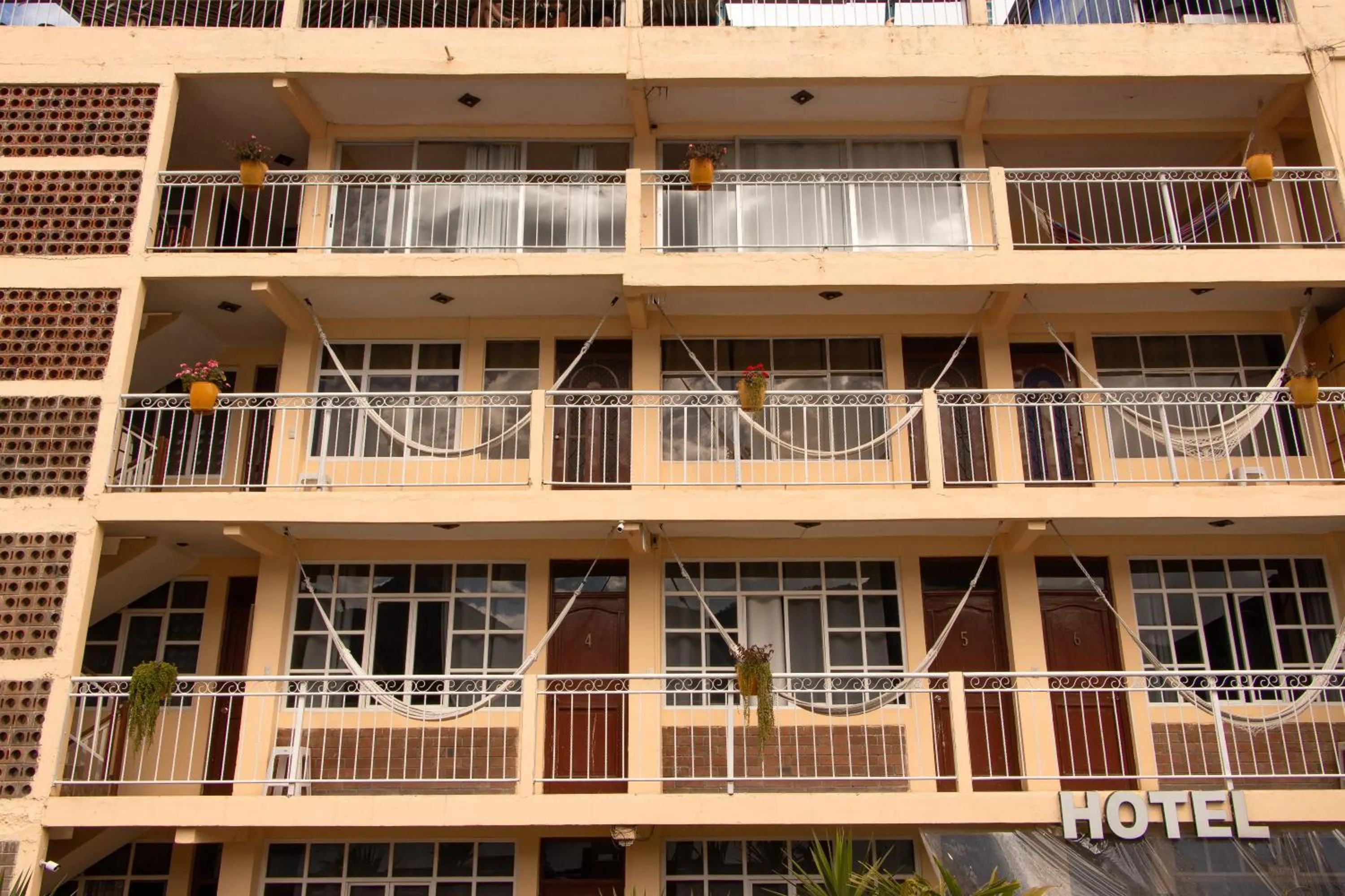 Property building in Amigos