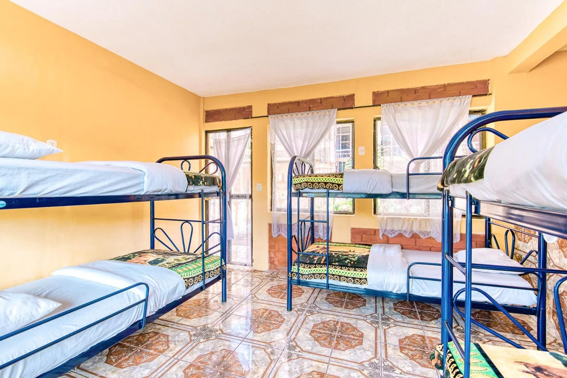 Bedroom, Bed in Amigos