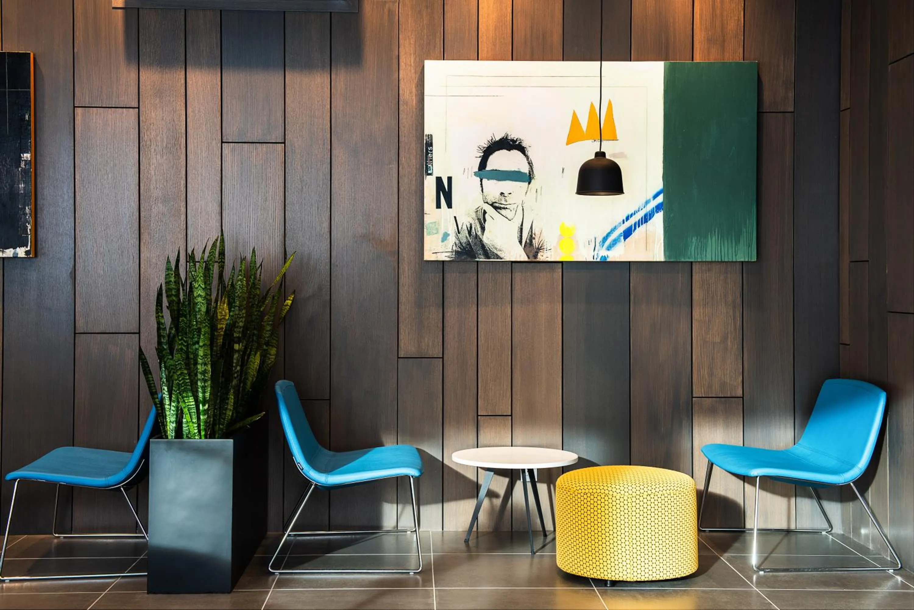 Communal lounge/ TV room in Nowhere Special Hostel