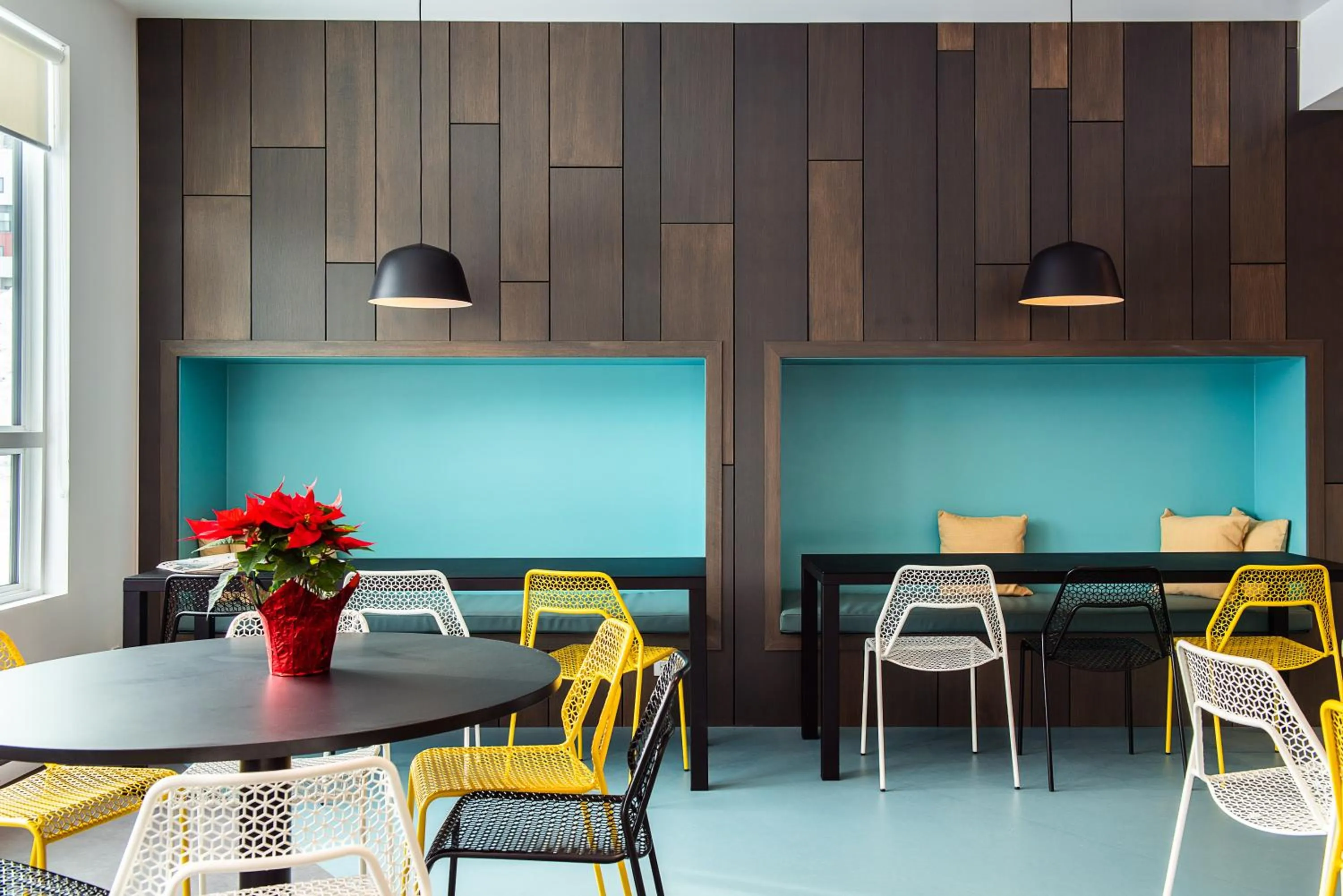 Communal lounge/ TV room in Nowhere Special Hostel