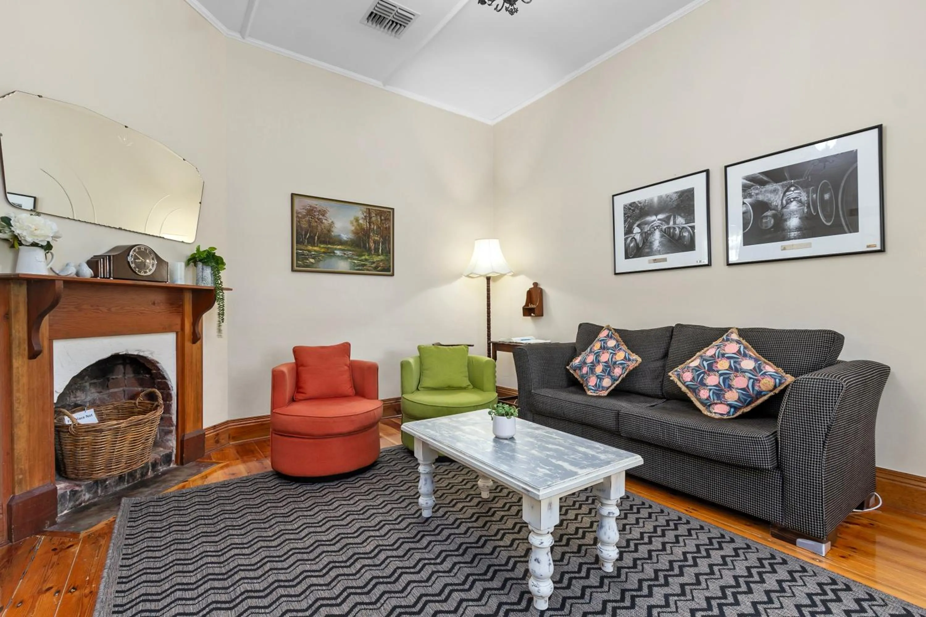 Living room in Miriams Cottage