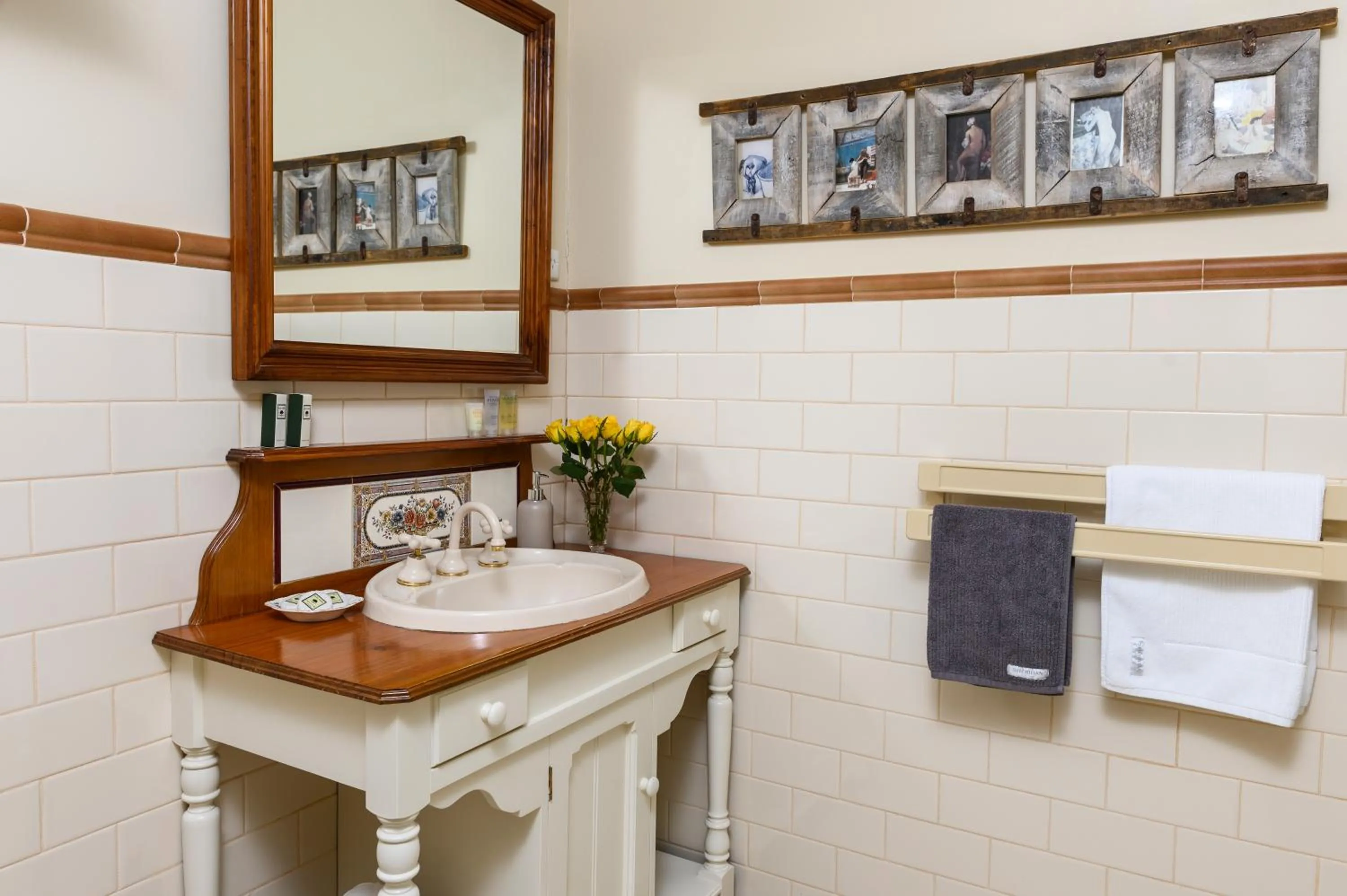 Shower in Miriams Cottage