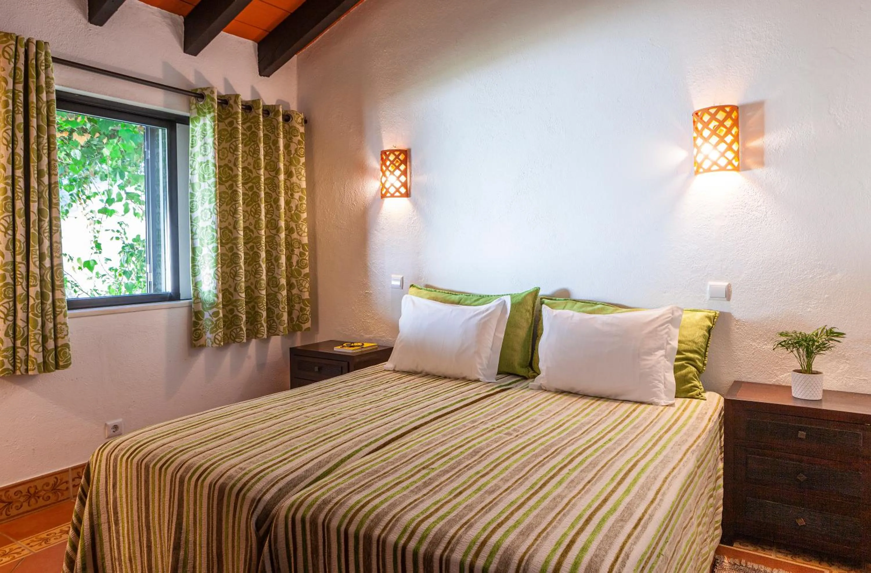 Bedroom, Bed in Pedras D'el Rei