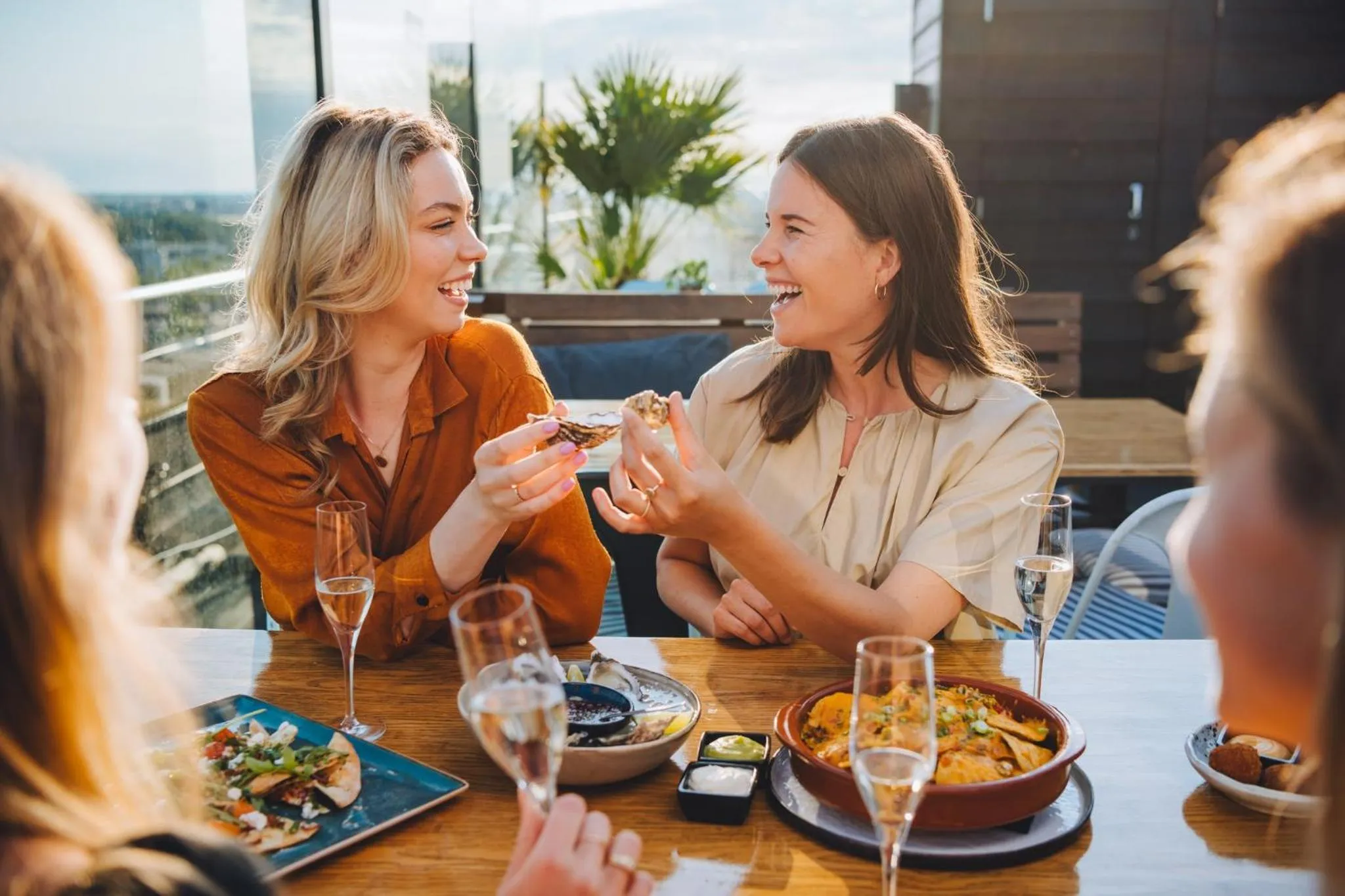 Lounge or bar in Leonardo Hotel Amsterdam Rembrandtpark