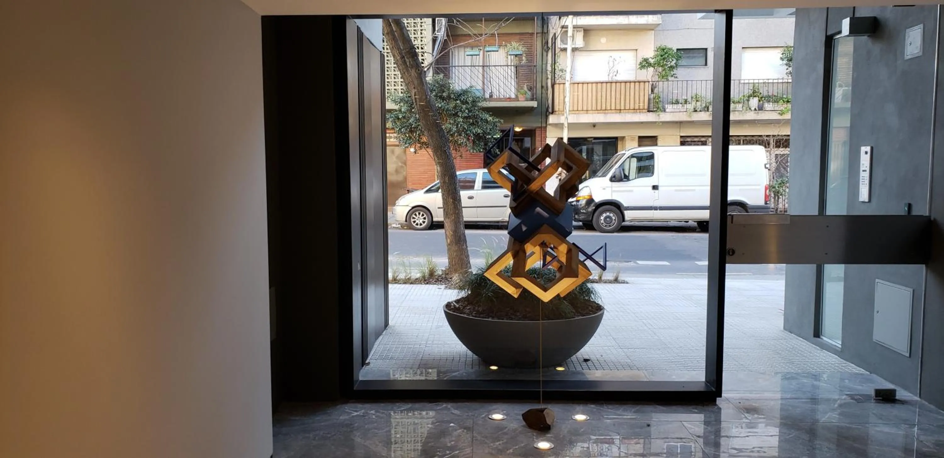Facade/entrance in Aventura 208