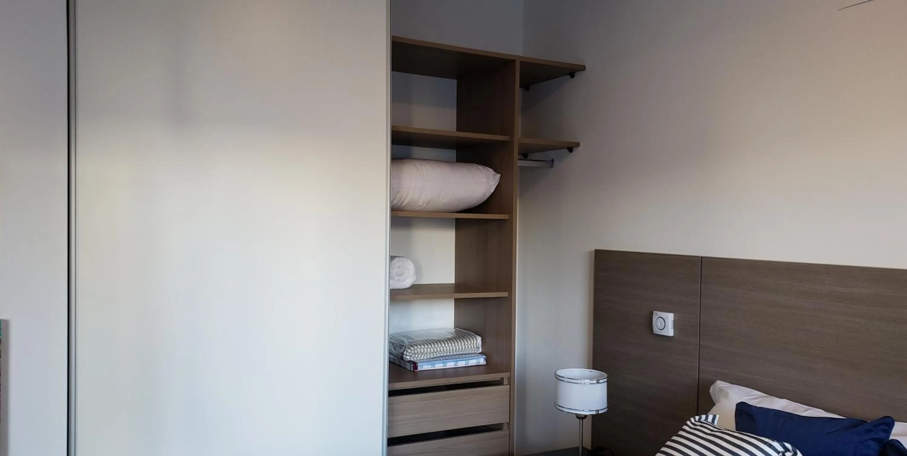 Bed in Aventura 208
