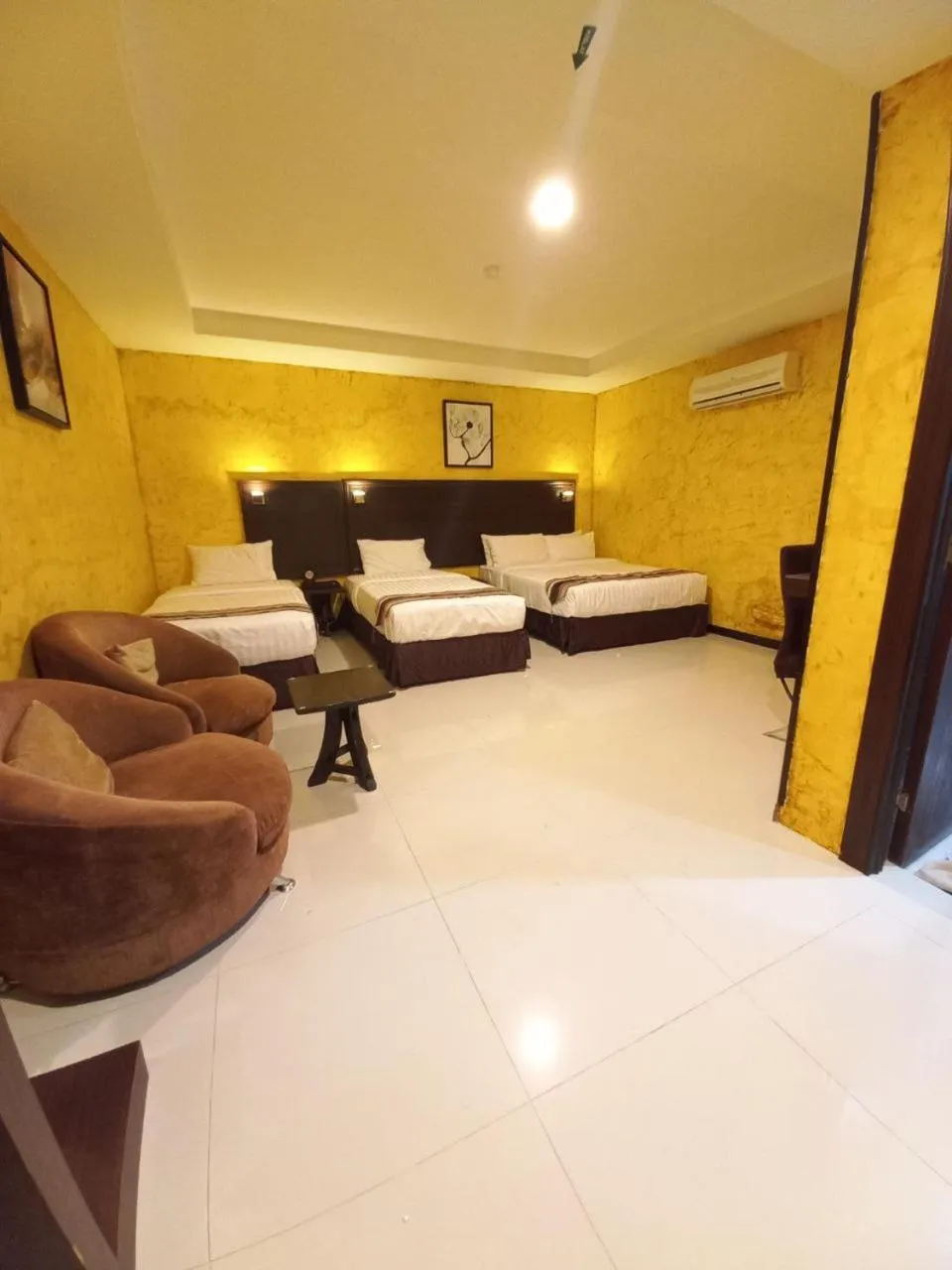 Photo of the whole room, Bed in GM Hotel