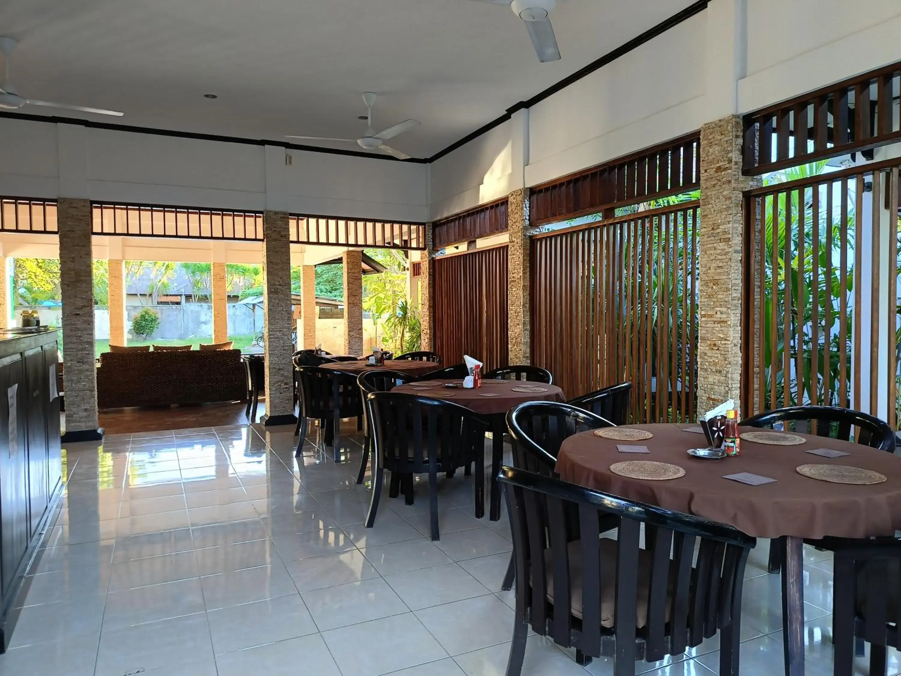 Restaurant/places to eat in Gili Palms Resort Restaurant/places to eat in Gili Palms Resort