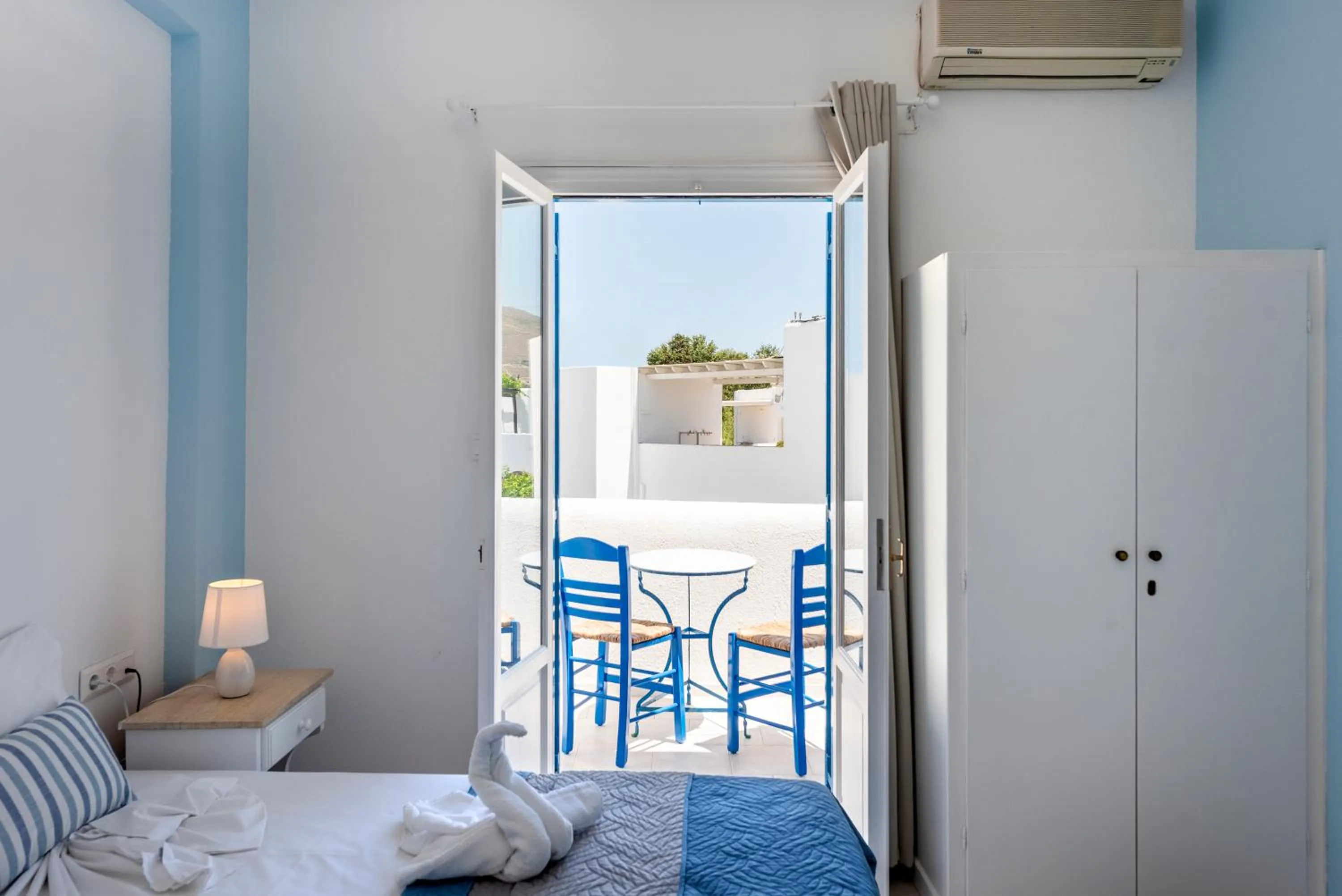 Balcony/Terrace, Bed in Ayeri Hotel