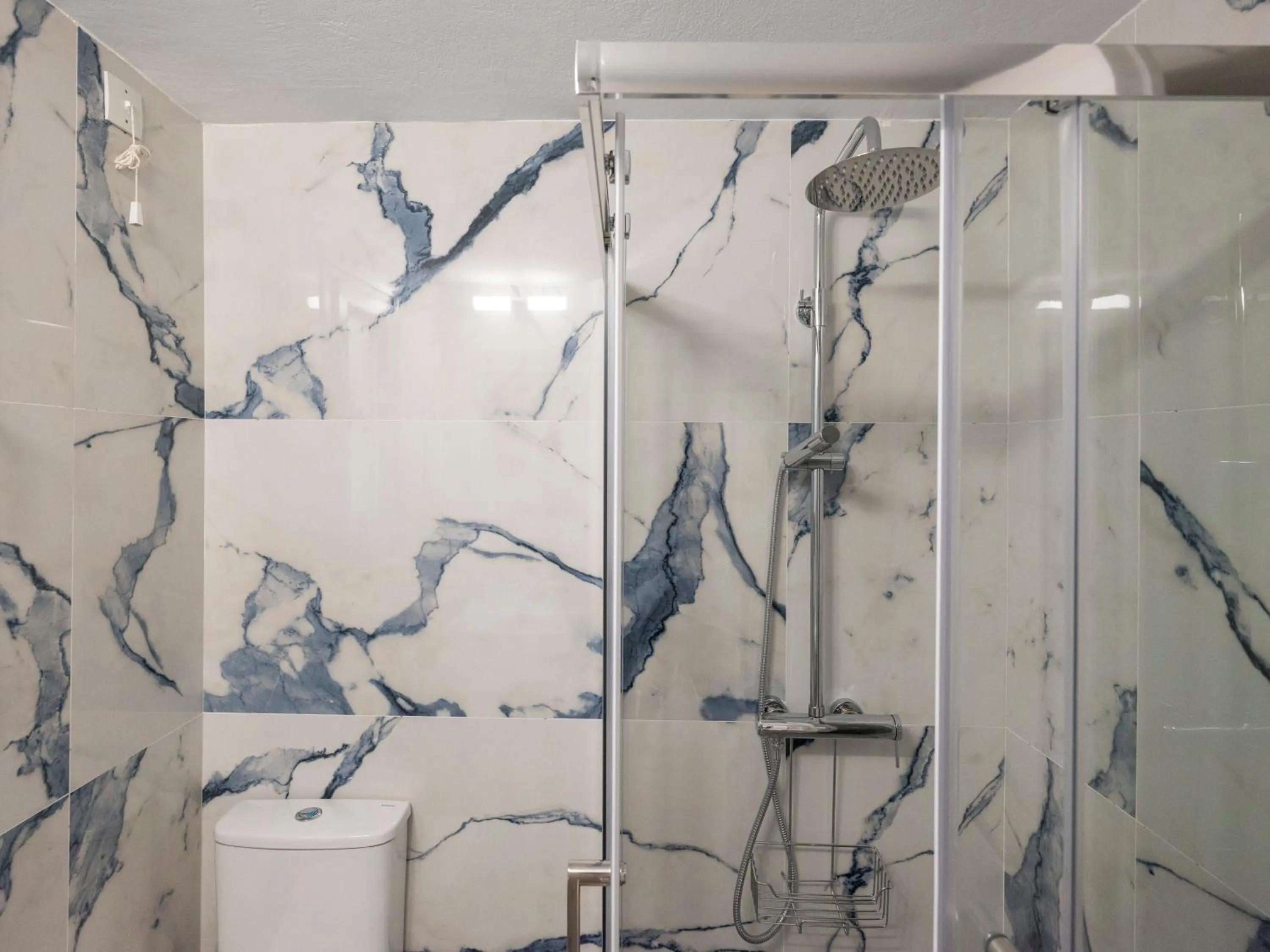 Bathroom in Ayeri Hotel