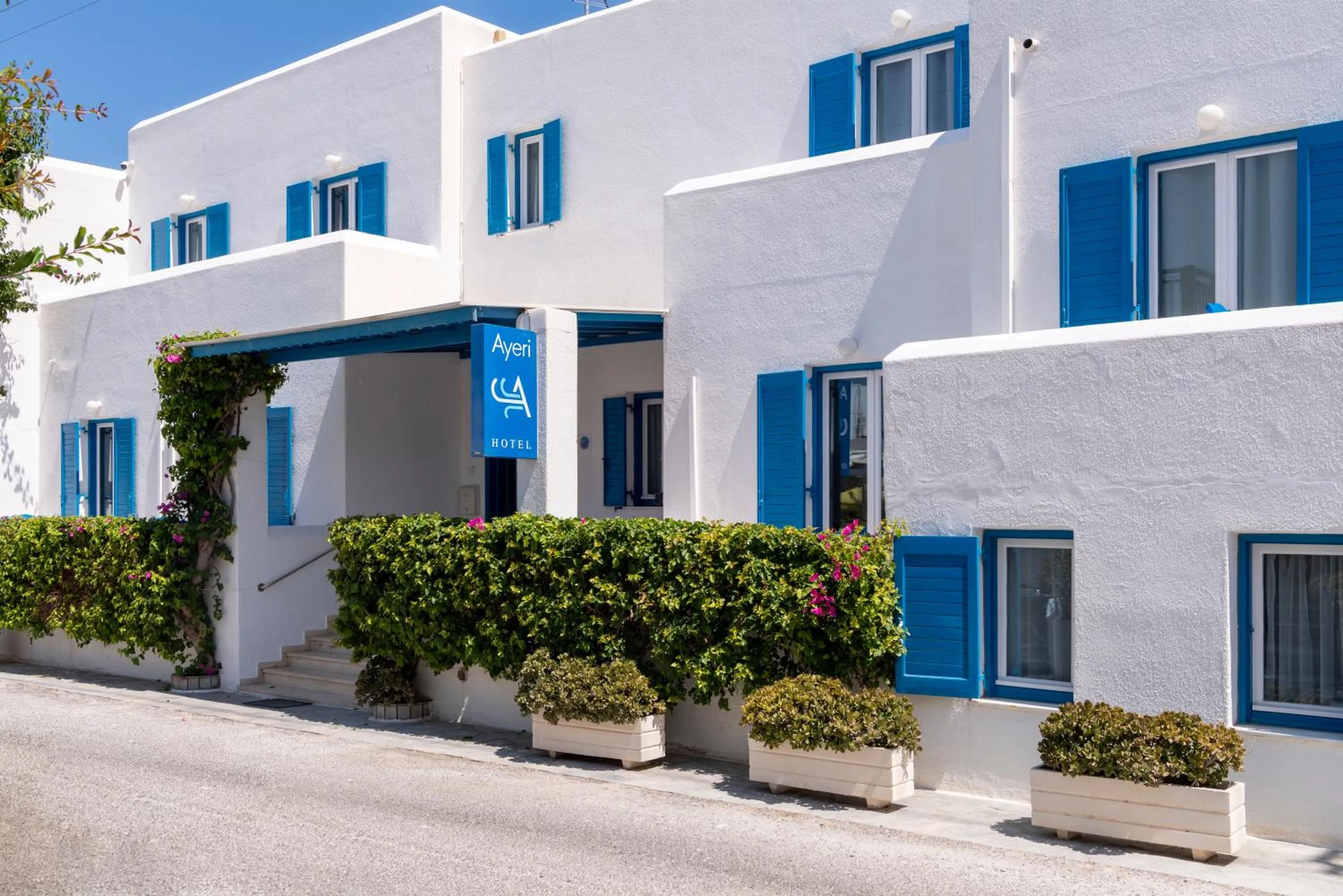 Facade/entrance in Ayeri Hotel