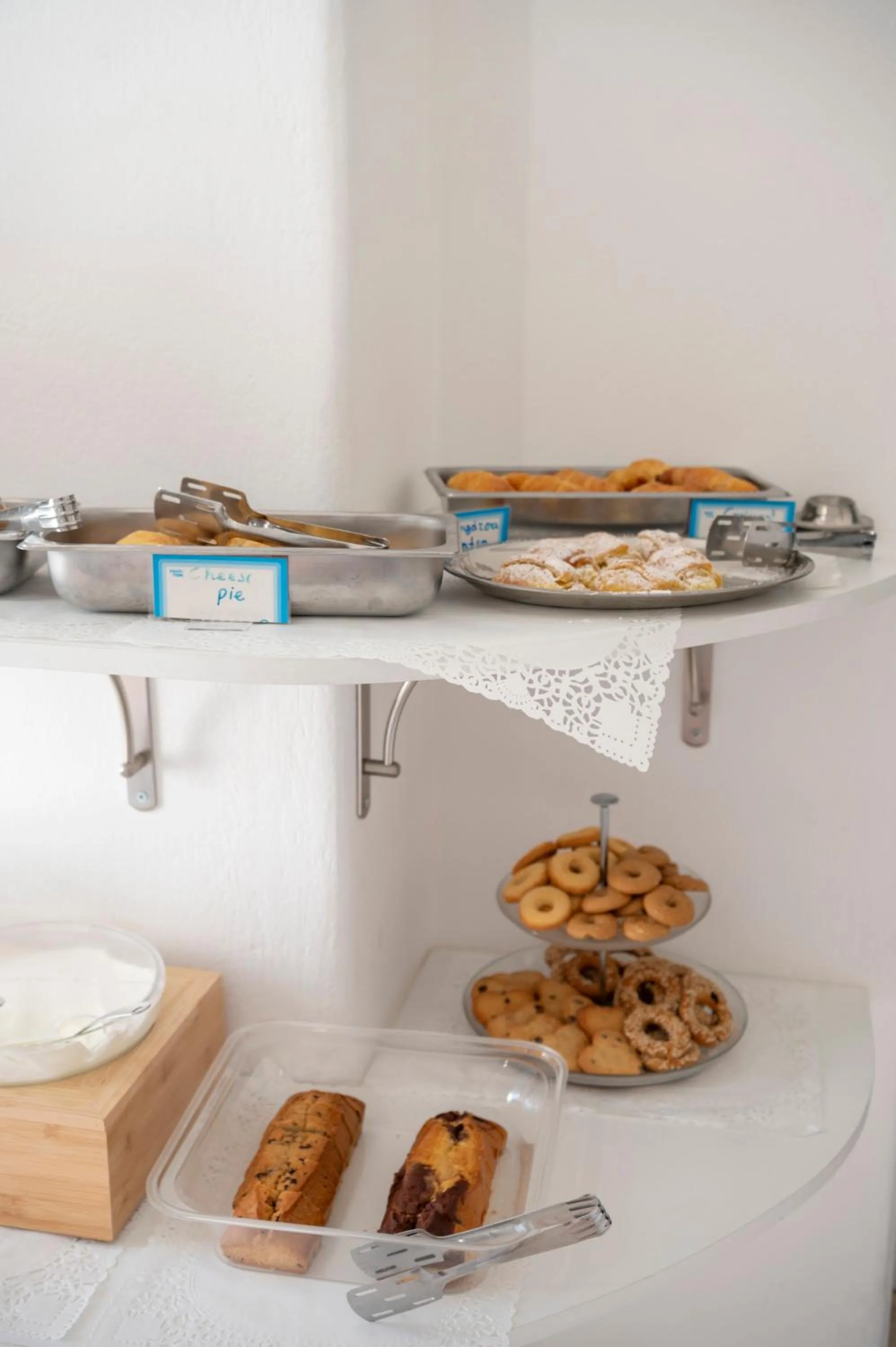 Property building in Ayeri Hotel