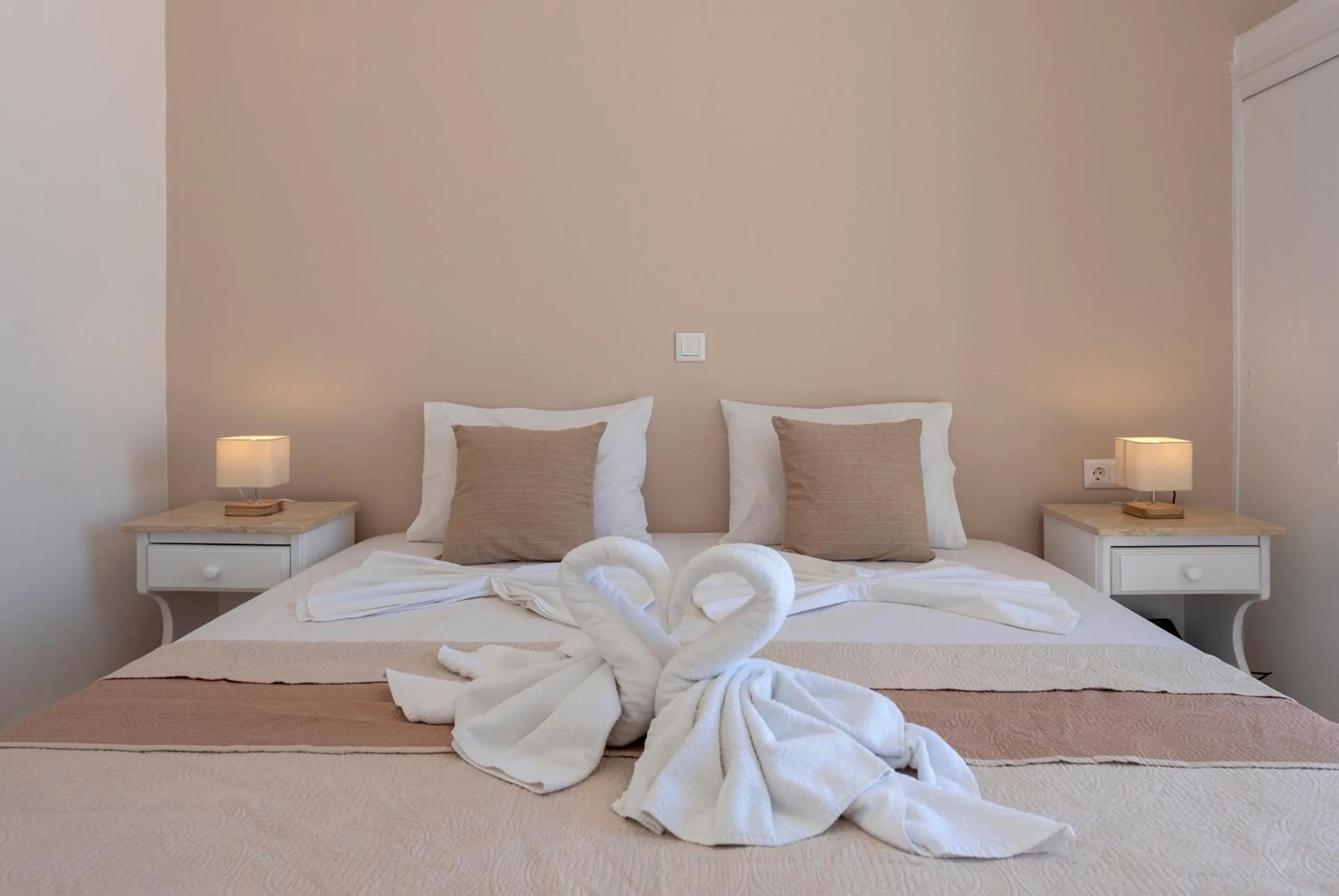 Bedroom, Bed in Ayeri Hotel