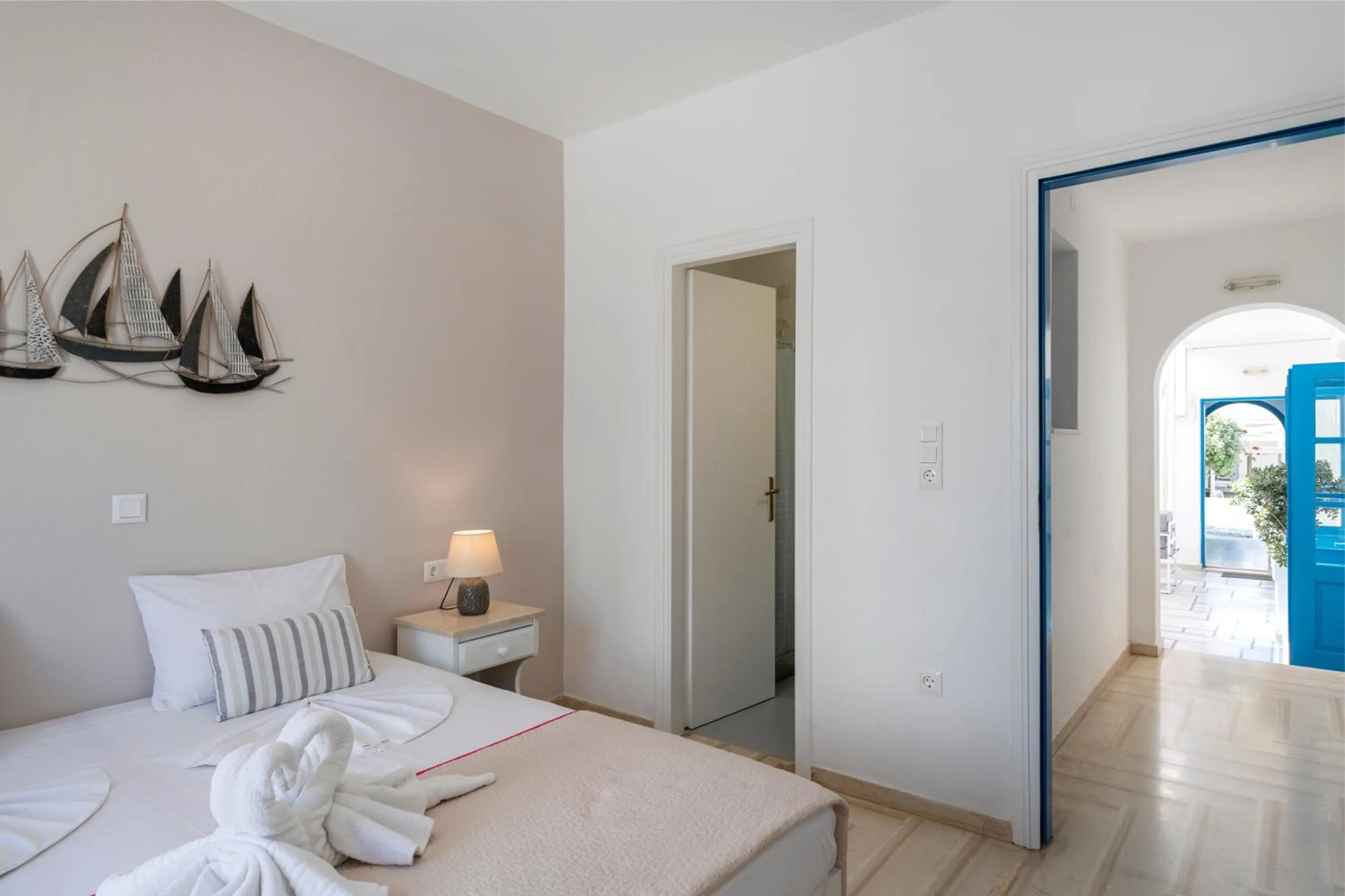 Bedroom, Bed in Ayeri Hotel