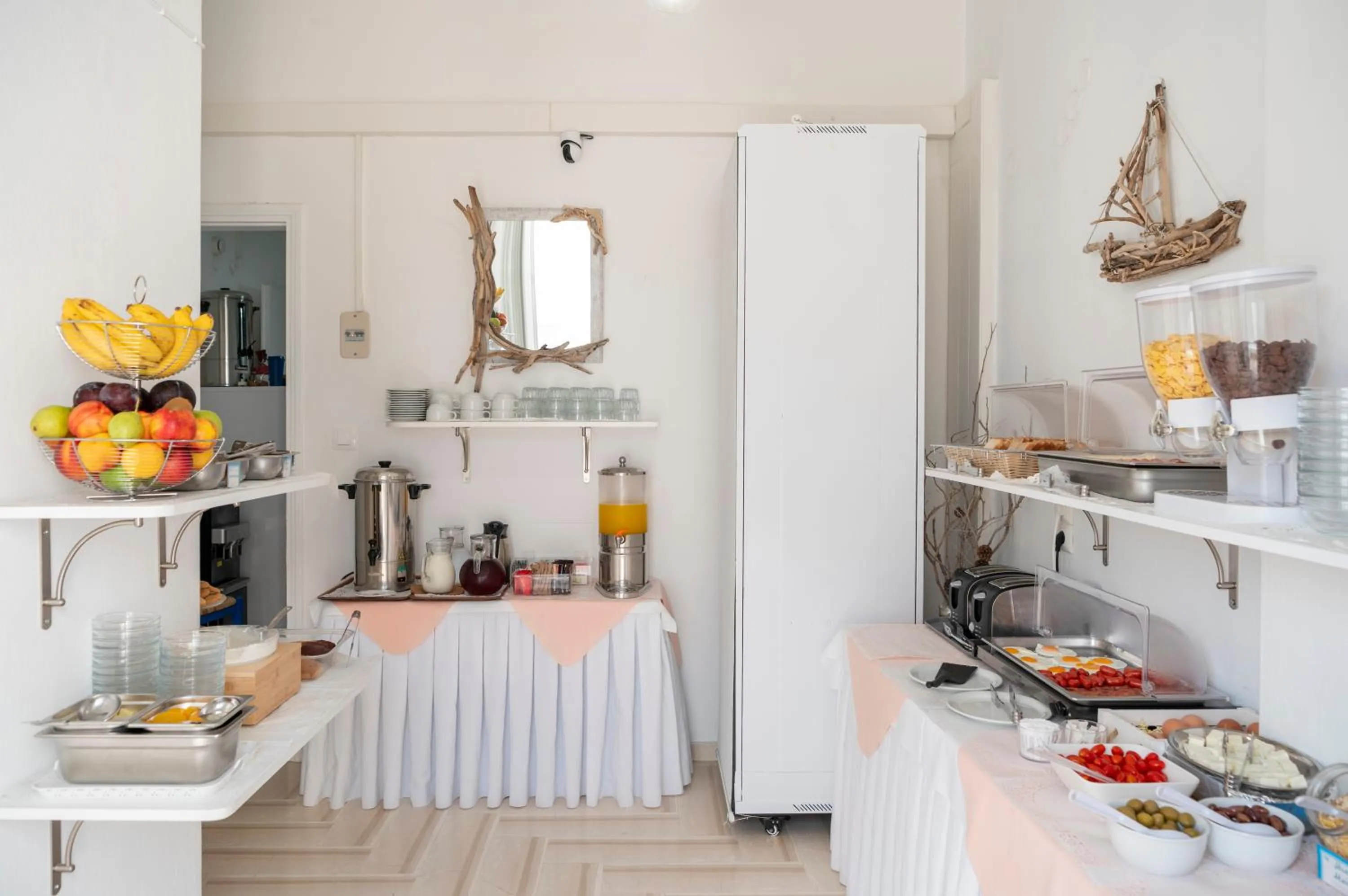 Breakfast, Bed in Ayeri Hotel