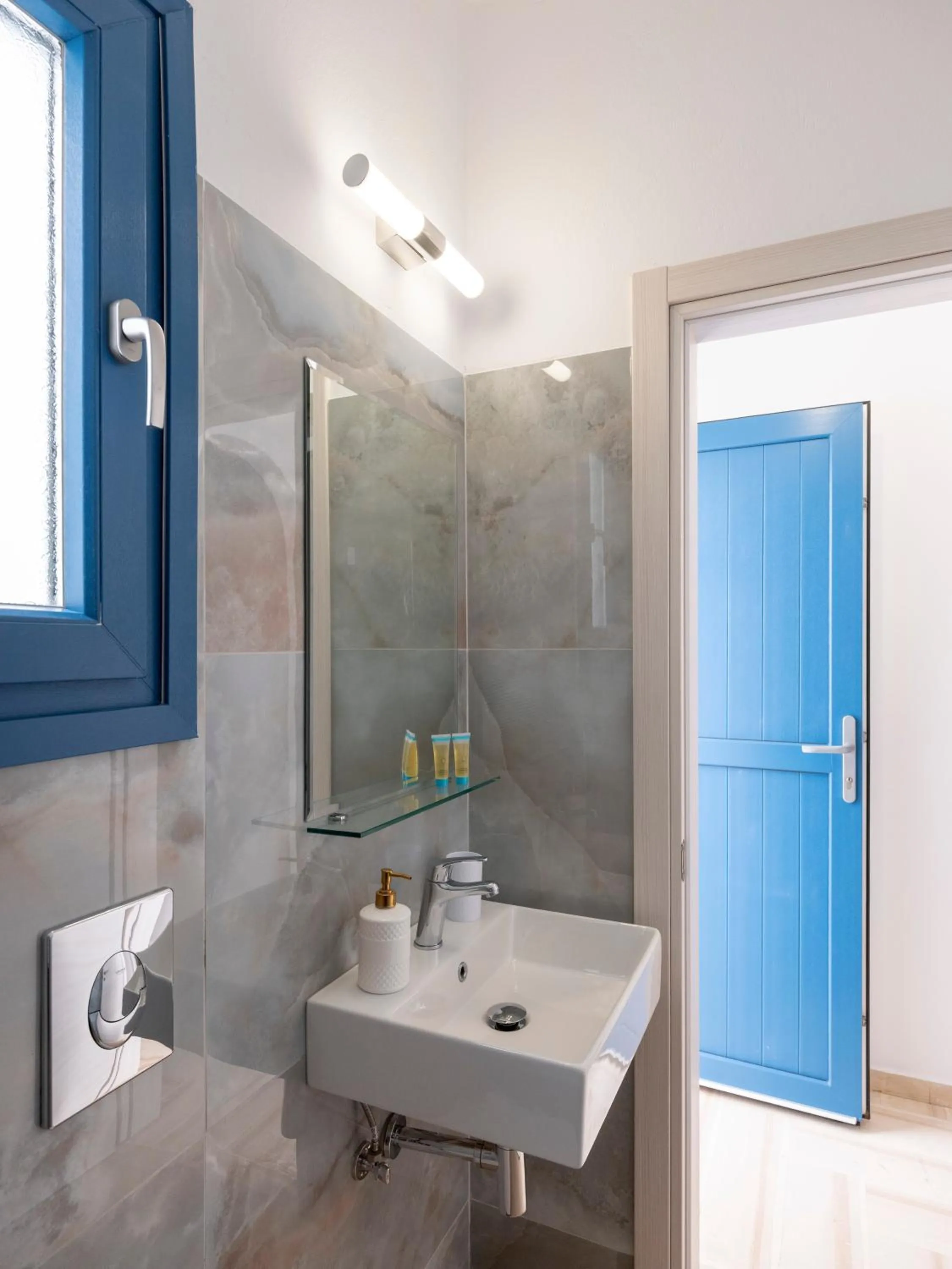 Bathroom in Ayeri Hotel