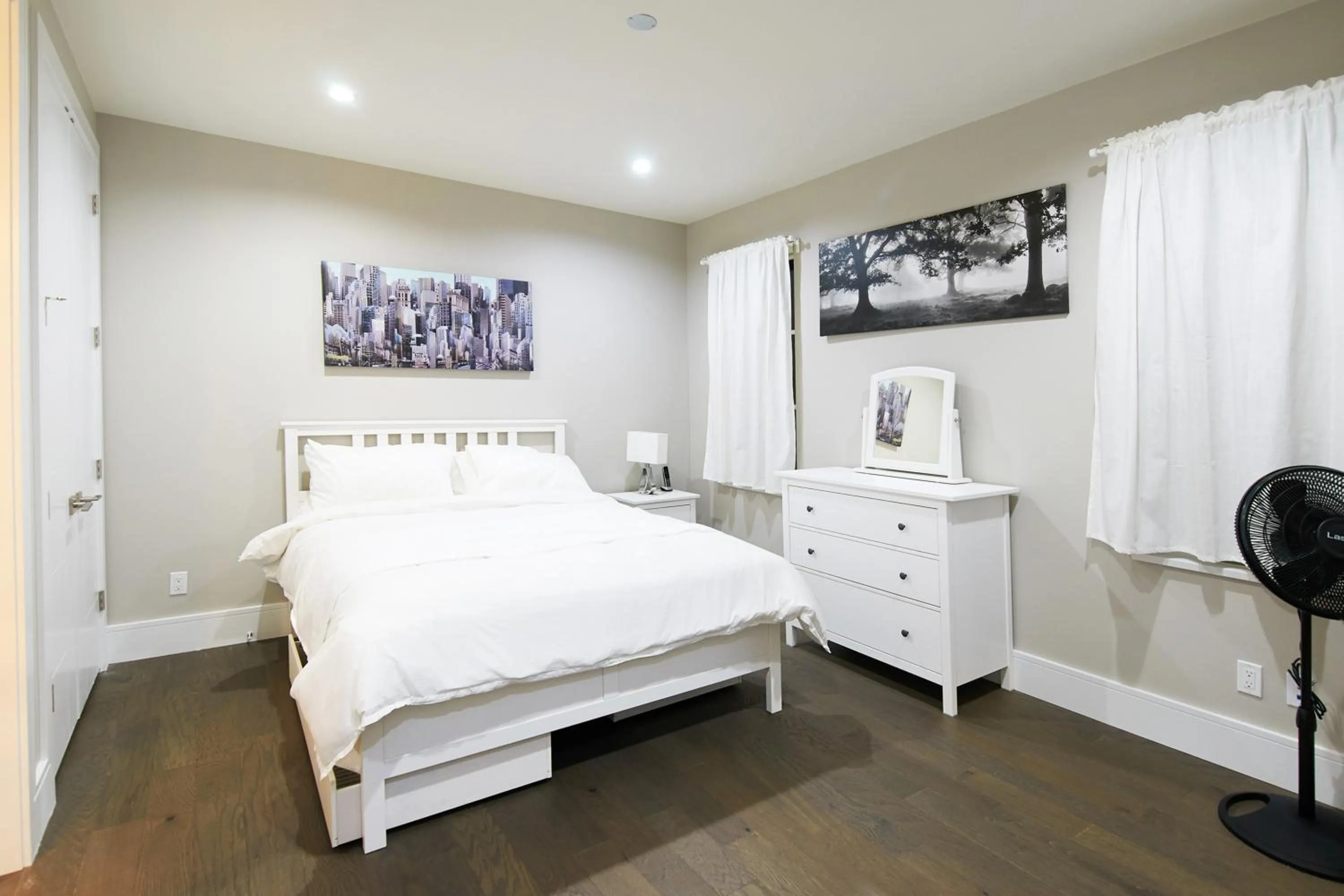 Bedroom, Bed in The Chateau