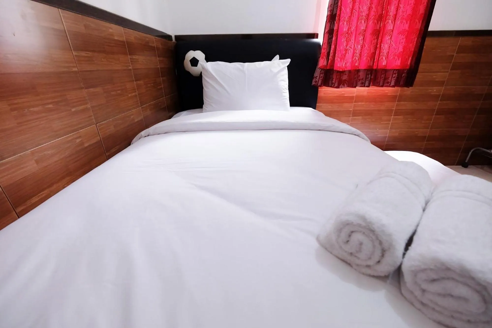 Bed in Cozy 2BR Mediterania Palace Kemayoran near to Jiexpo Kemayoran By Travelio