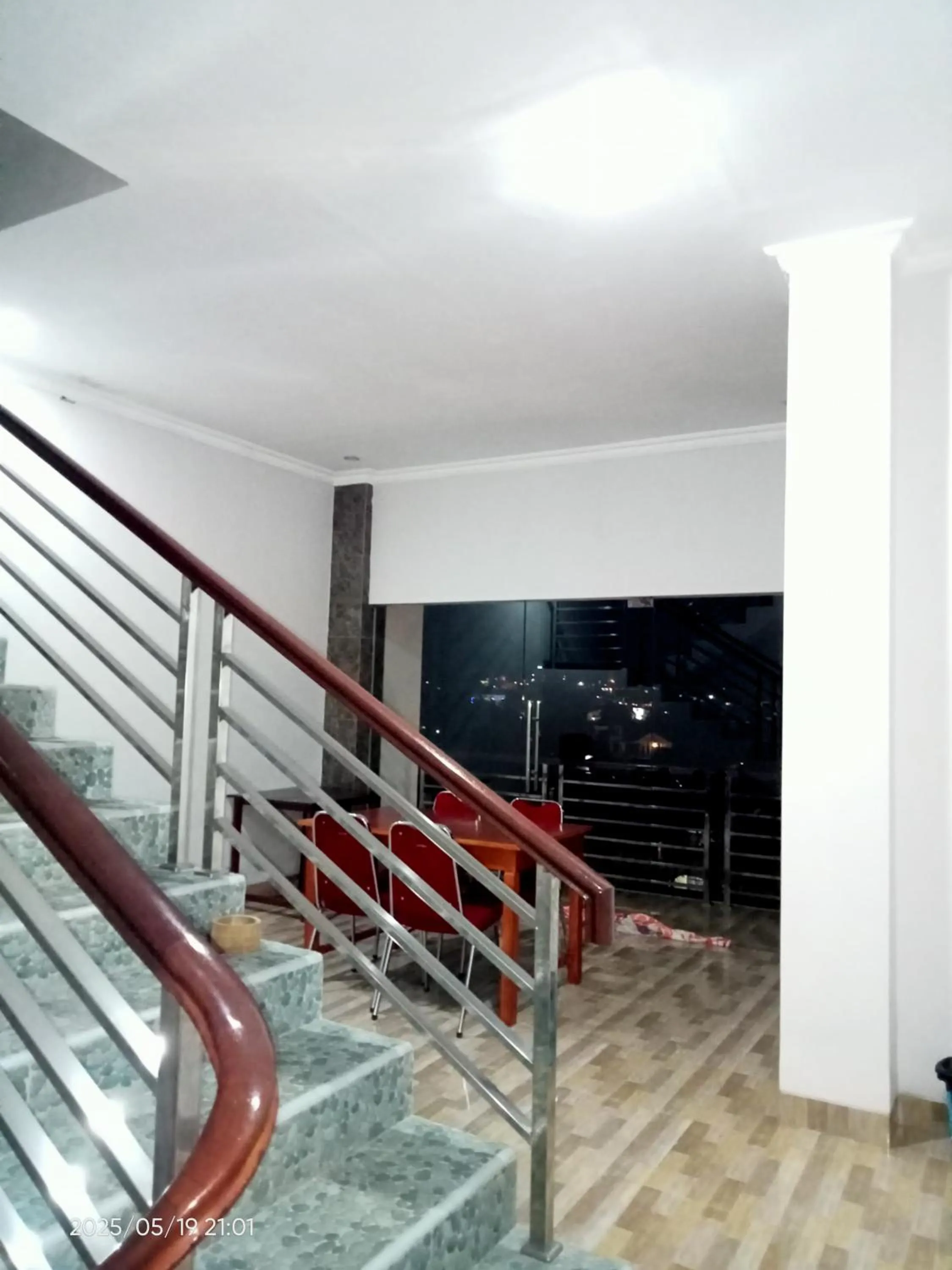 Seating area in Toraja Lodge Guest House