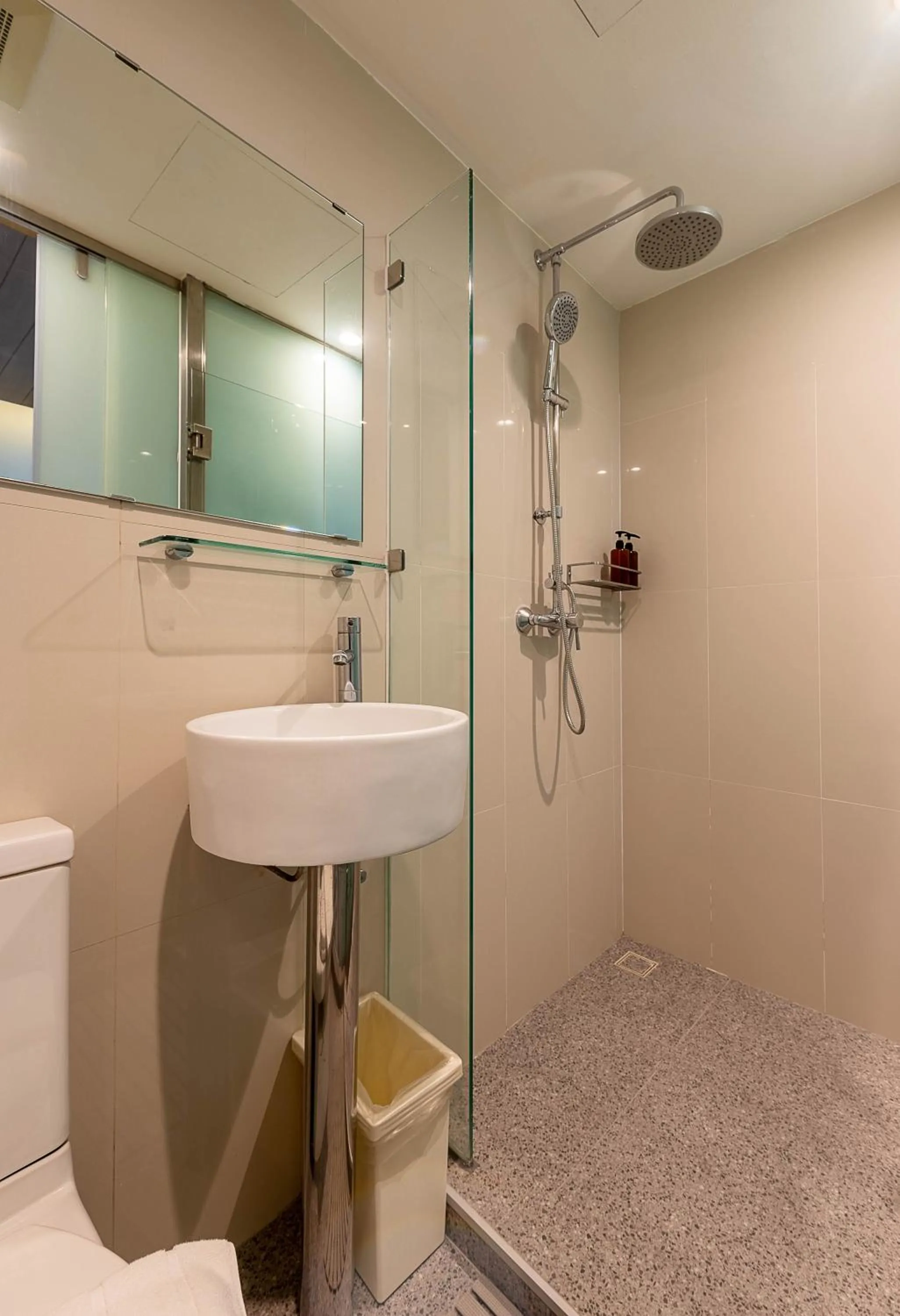 Toilet in The Period Pratunam