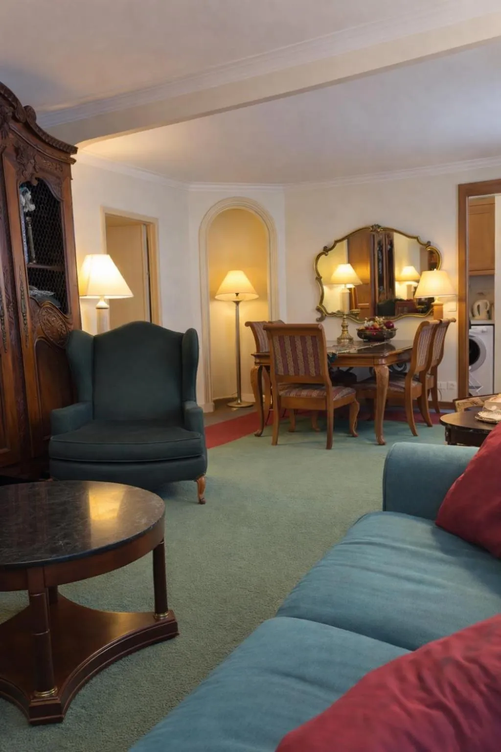 TV and multimedia in Lion d'Or Paris Suites