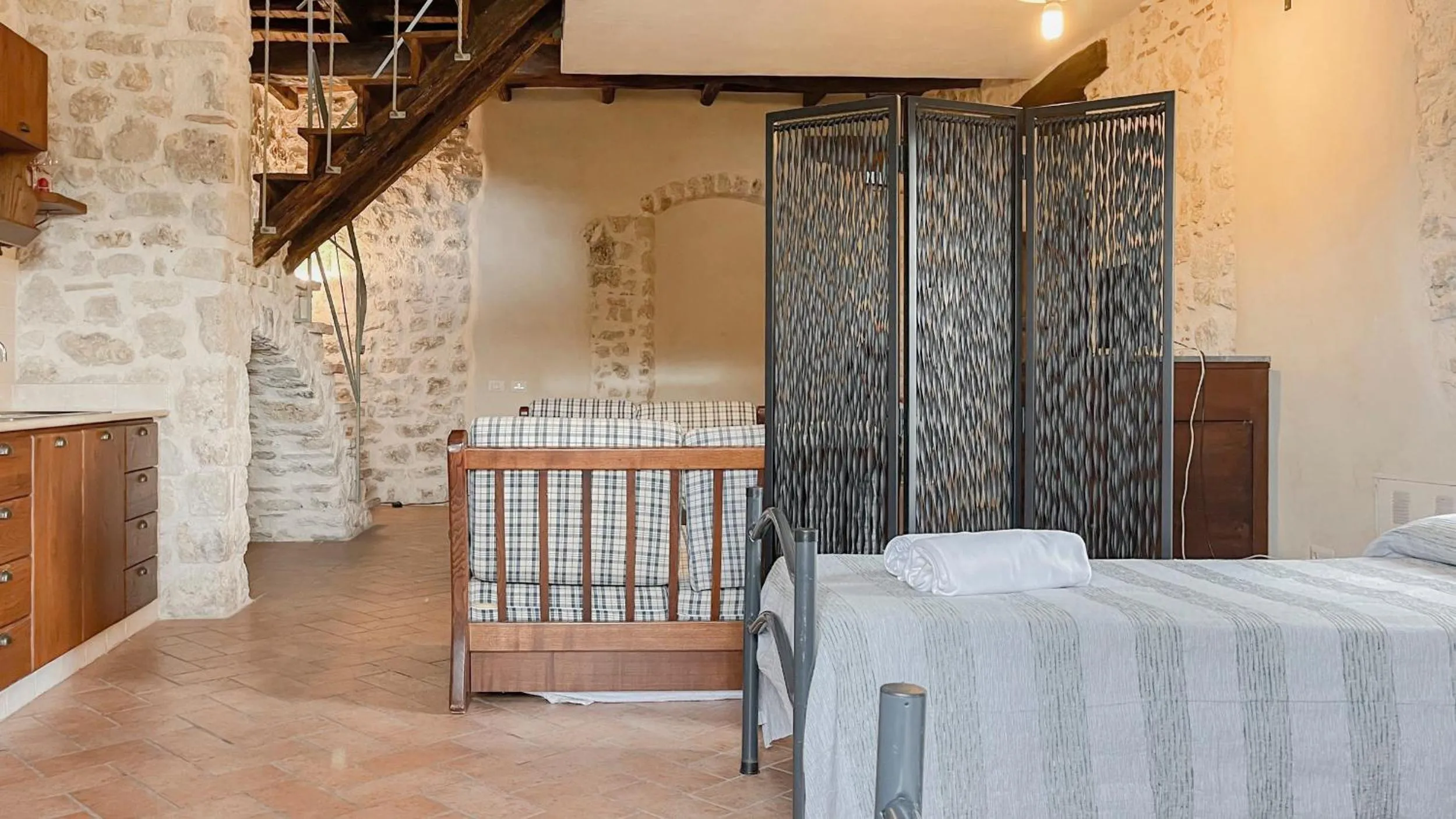 Living room, Bed in Borgo San Valentino