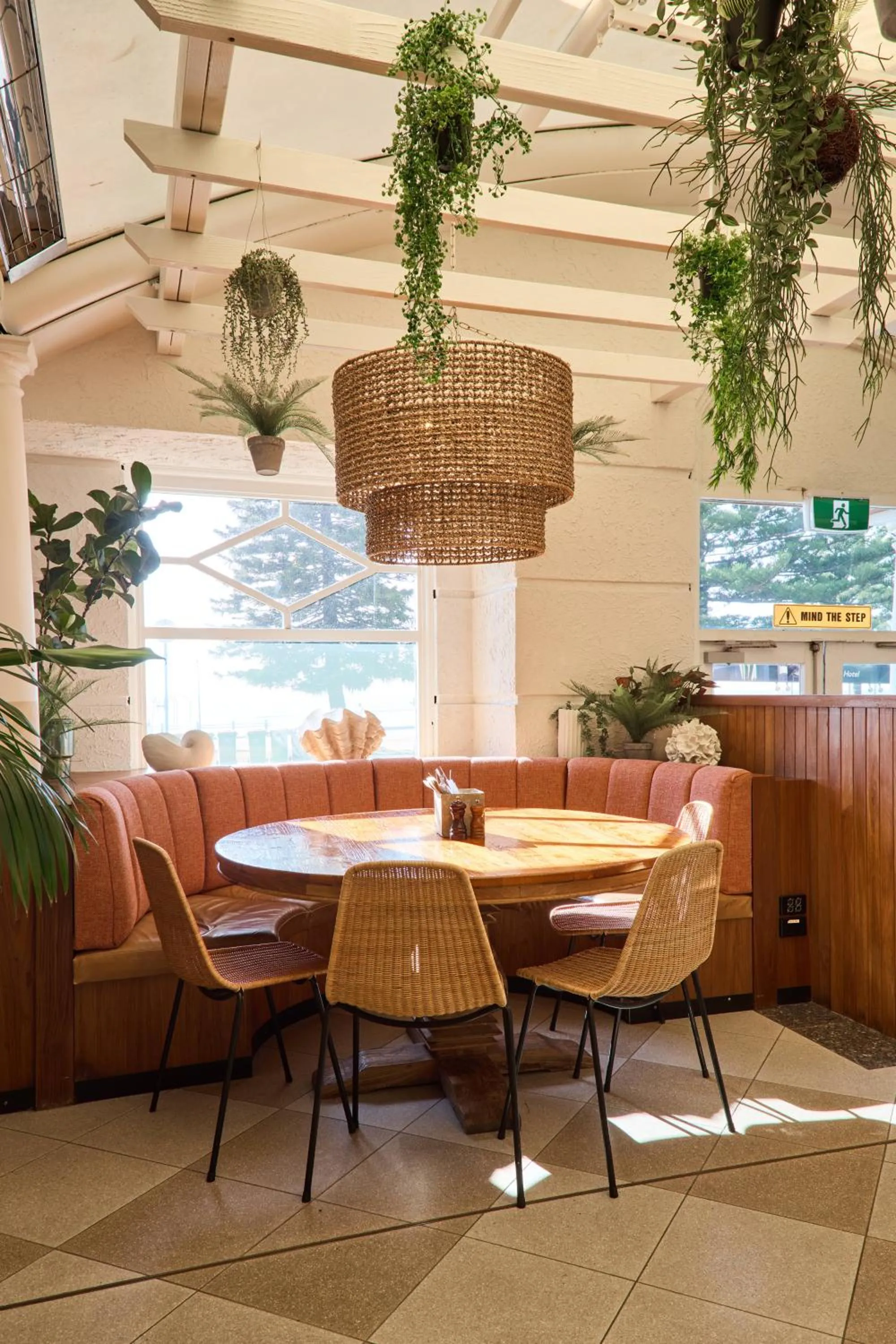 Restaurant/places to eat in Coogee Bay Hotel