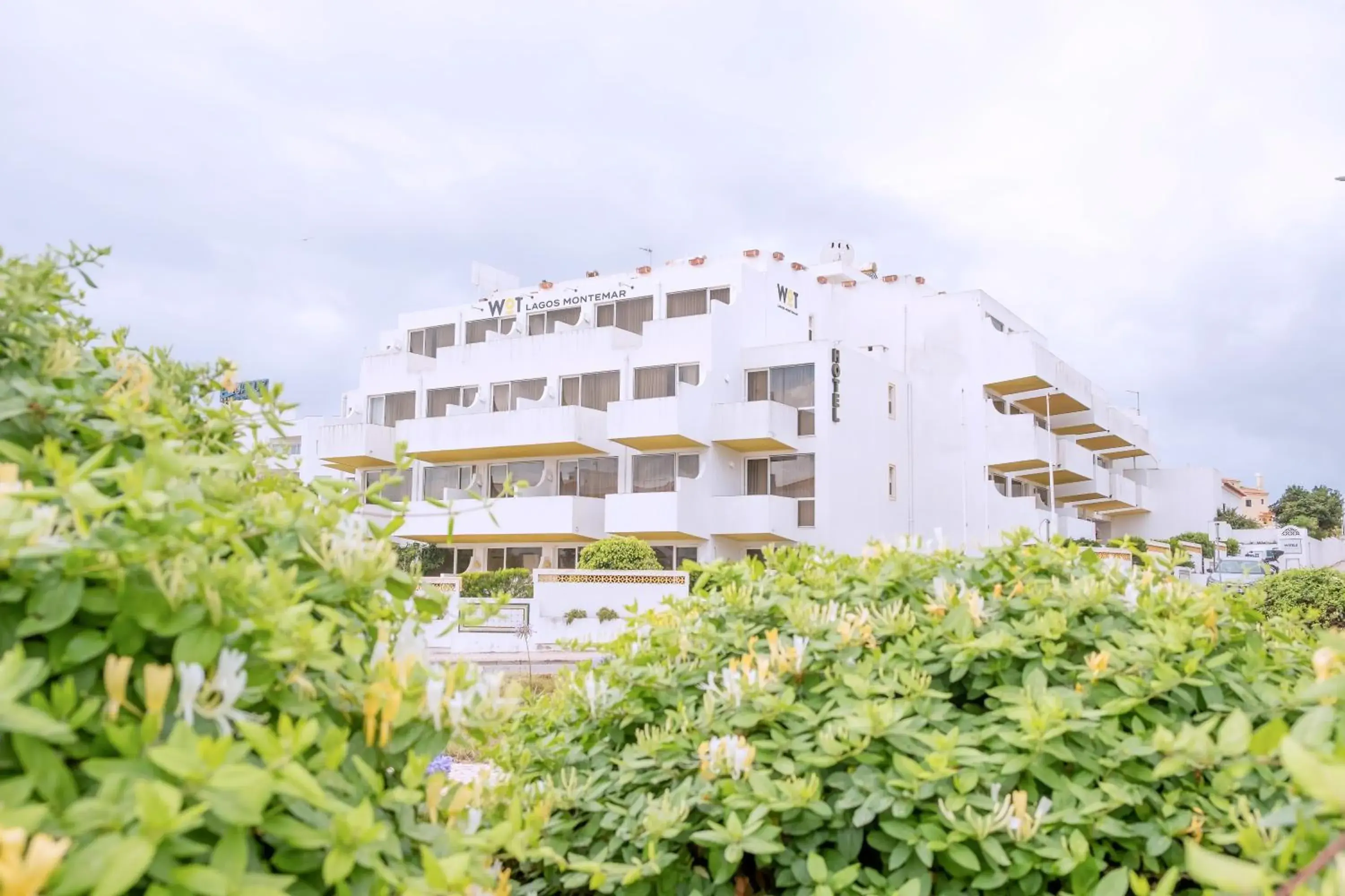 Property building in WOT Lagos Montemar Soul Property building in WOT Lagos Montemar Soul