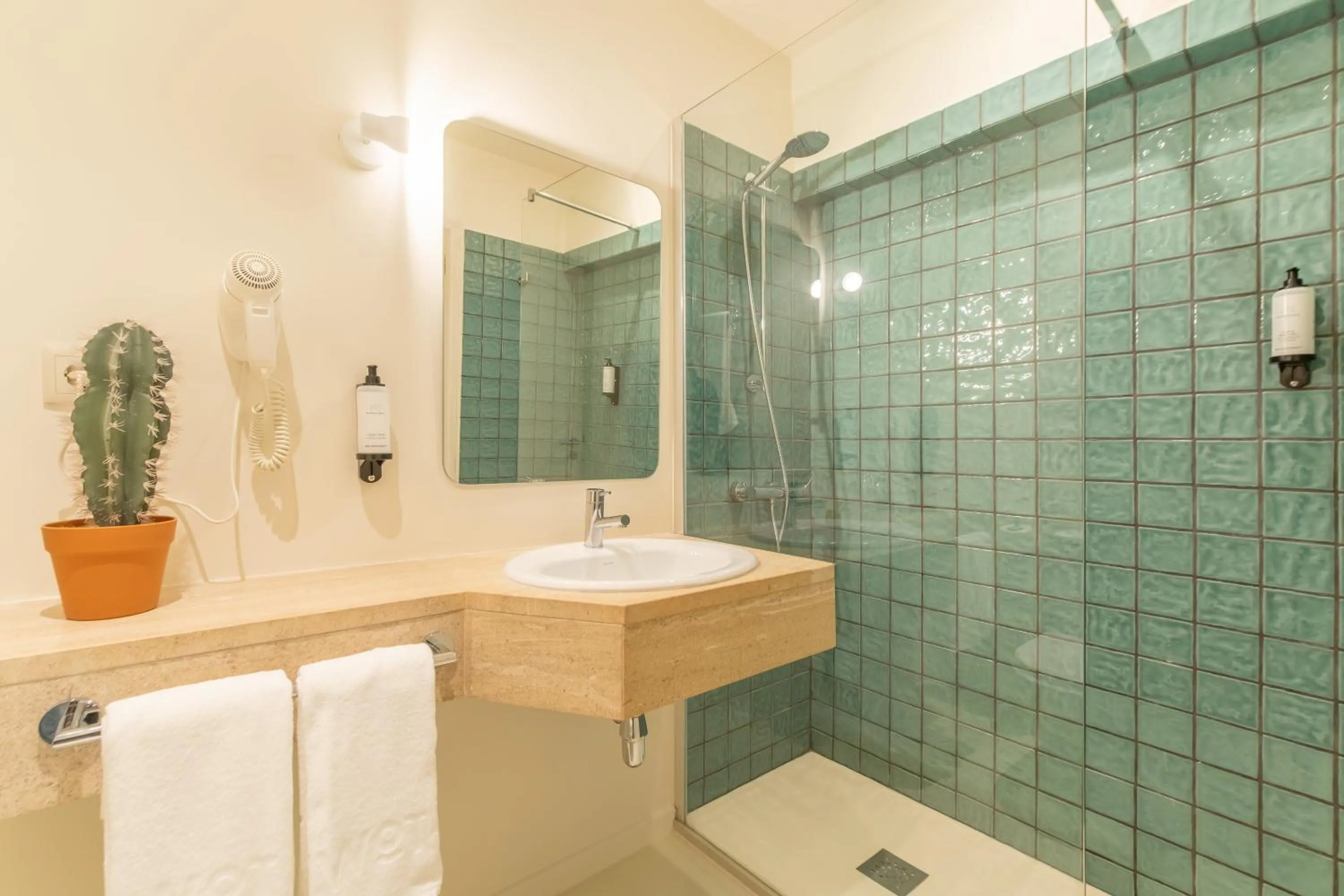 Shower in WOT Lagos Montemar Soul