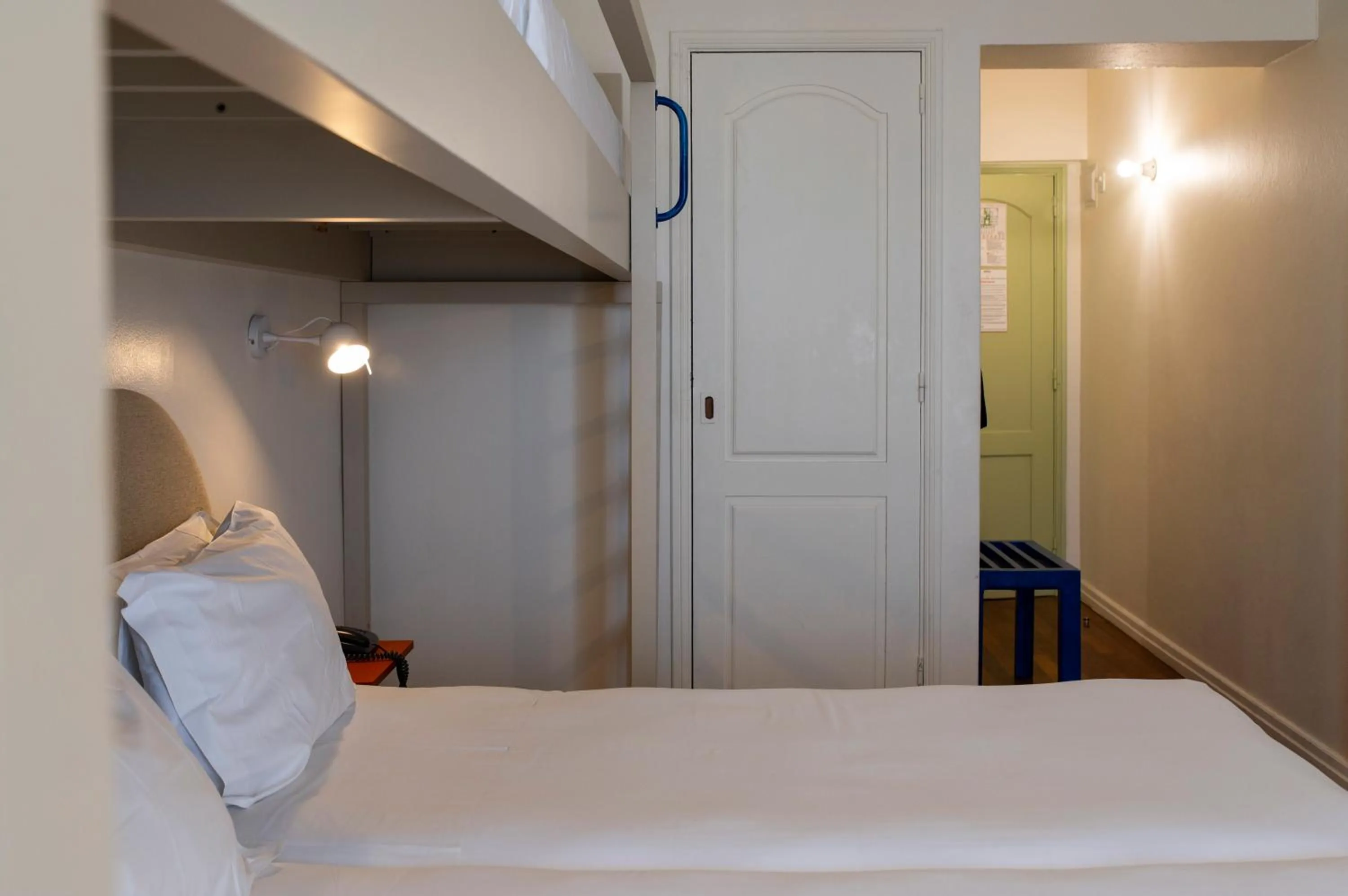 Bed in WOT Lagos Montemar Soul