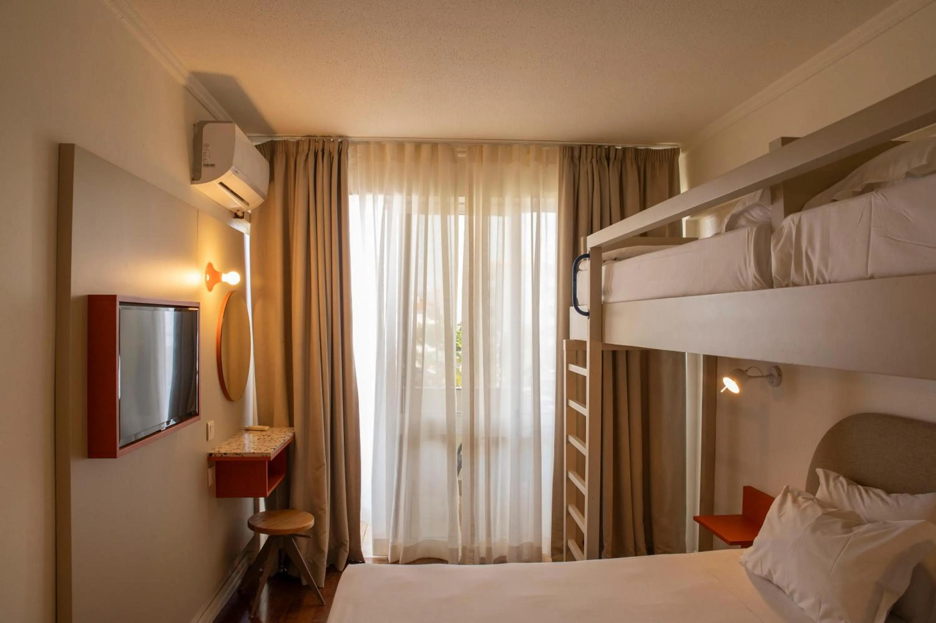 Bed in WOT Lagos Montemar Soul