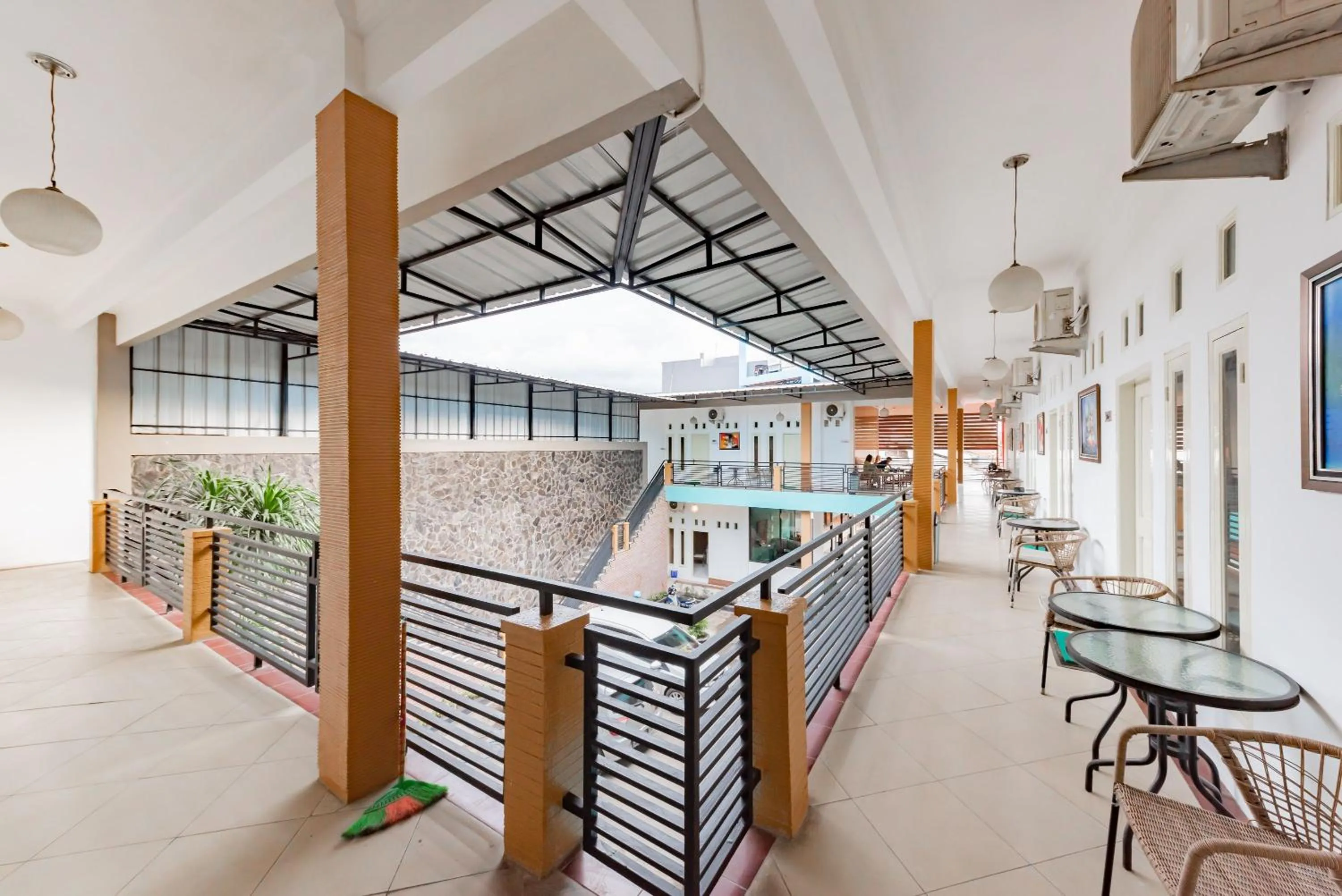 Balcony/Terrace in RedDoorz near Kejaksan Station Cirebon